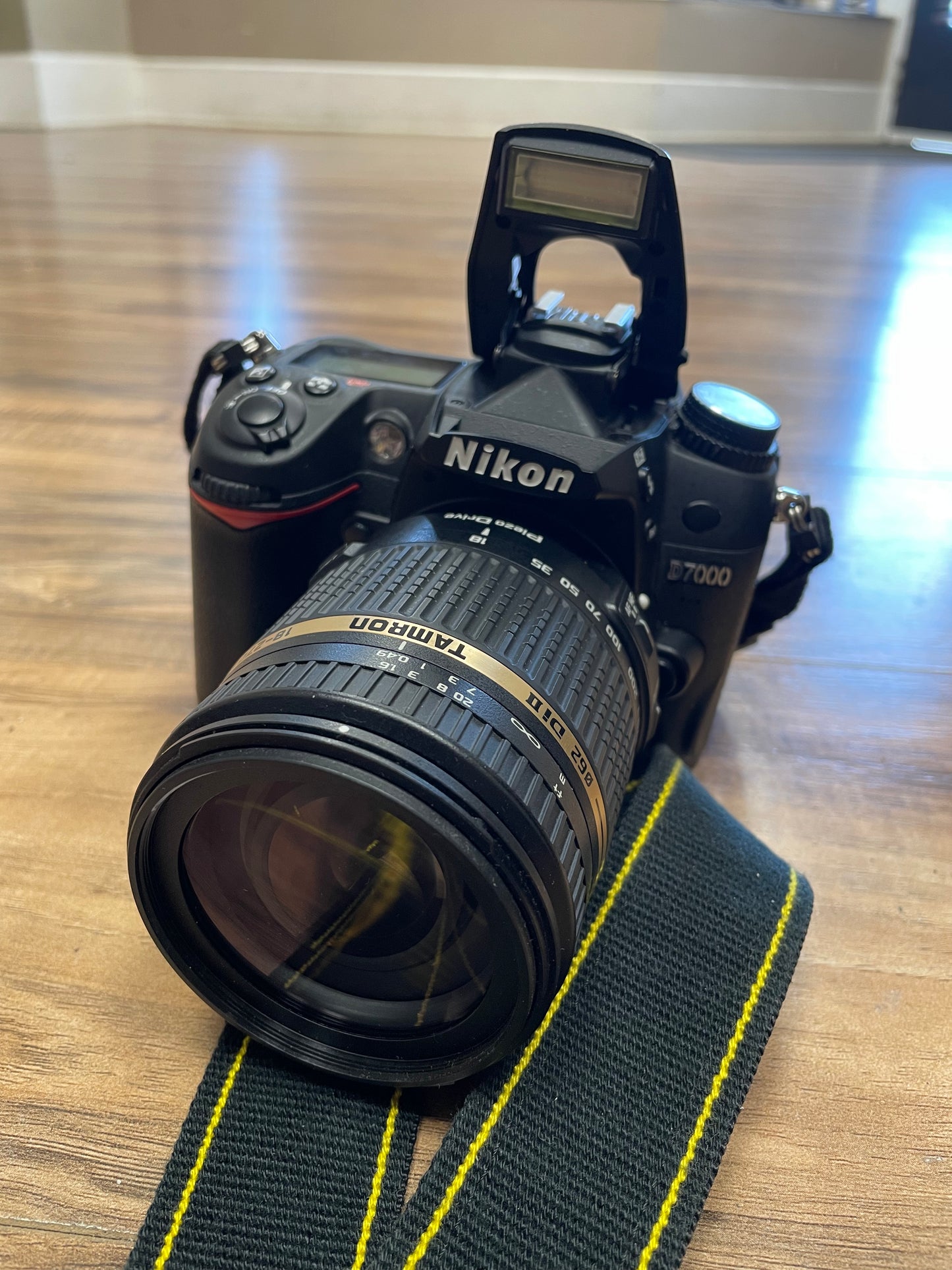 Nikon D7000 16.2MP w/ Tamron AF 18-270mm f3.5-6.3 Lens & Bag