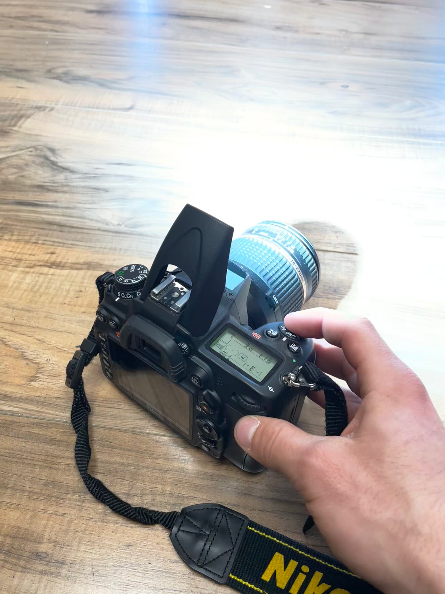 Nikon D7000 16.2MP w/ Tamron AF 18-270mm f3.5-6.3 Lens & Bag