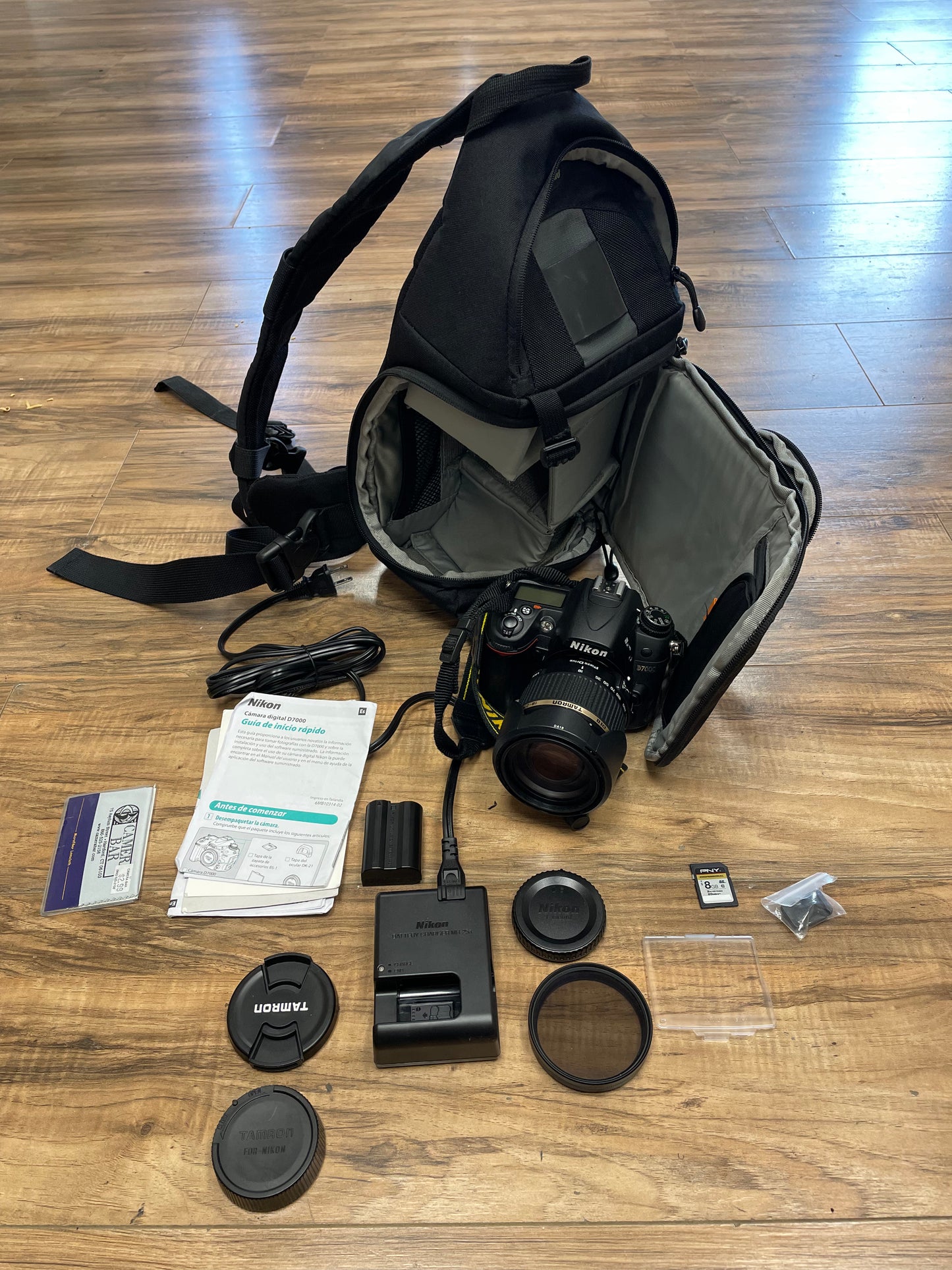 Nikon D7000 16.2MP w/ Tamron AF 18-270mm f3.5-6.3 Lens & Bag