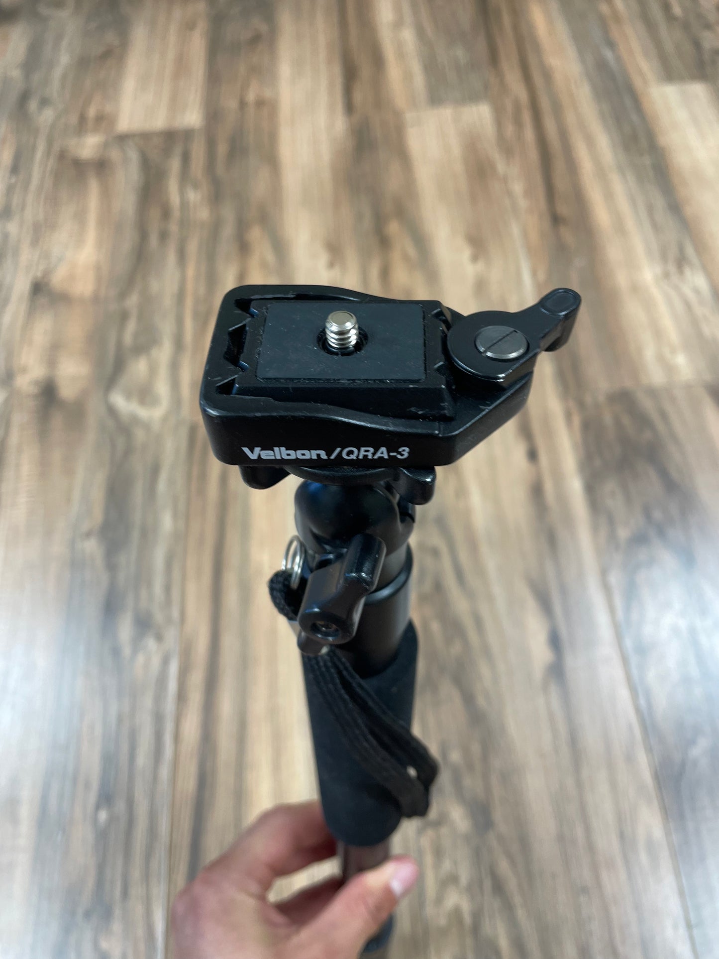 Velbon RUP-43 Monopod w/ Velbon QRA-3 Quick Release Plate, 4 sections, 22-65in.