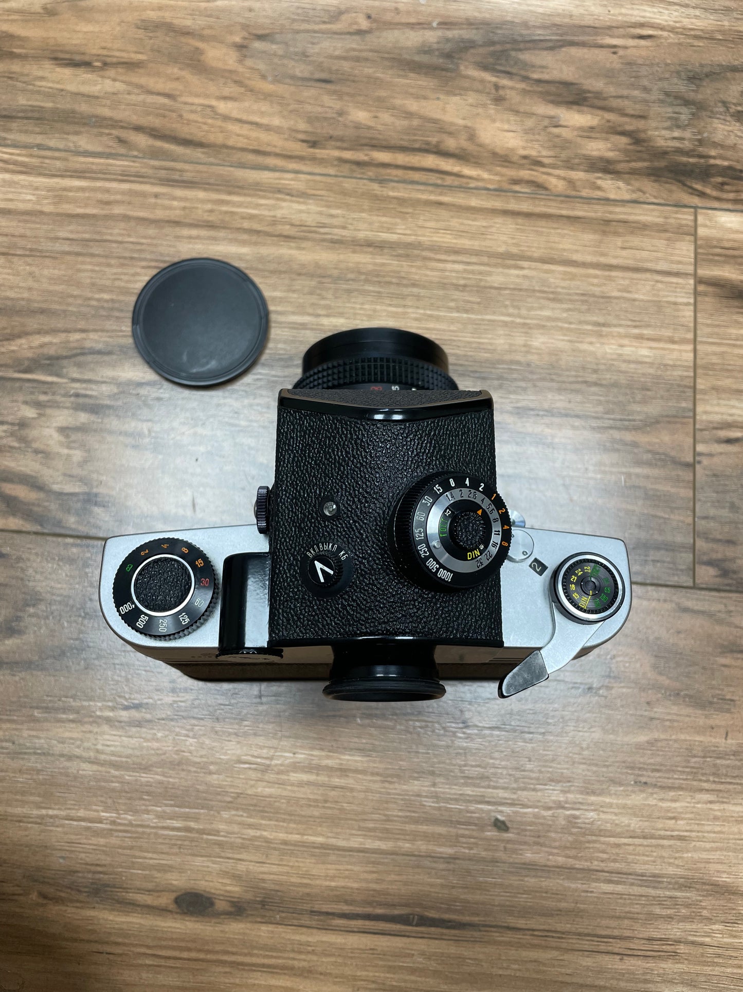 Kiev-60 + MC Volna-3 80mm f2.8 Medium Format Camera + TTL Prism Finder + Leather Carrying Bag + Accessories