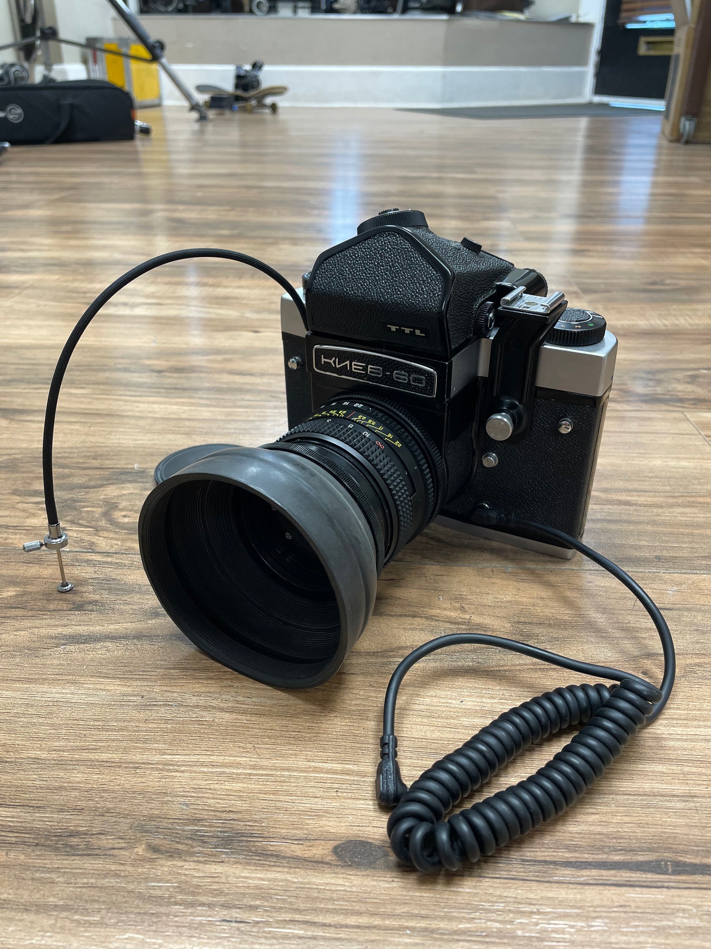 Kiev-60 + MC Volna-3 80mm f2.8 Medium Format Camera + TTL Prism Finder + Leather Carrying Bag + Accessories