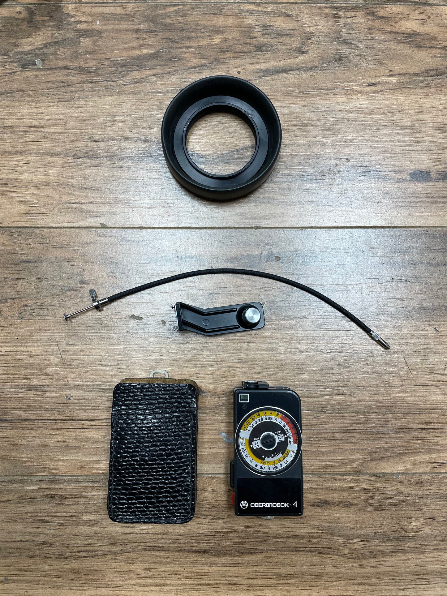 Kiev-60 + MC Volna-3 80mm f2.8 Medium Format Camera + TTL Prism Finder + Leather Carrying Bag + Accessories