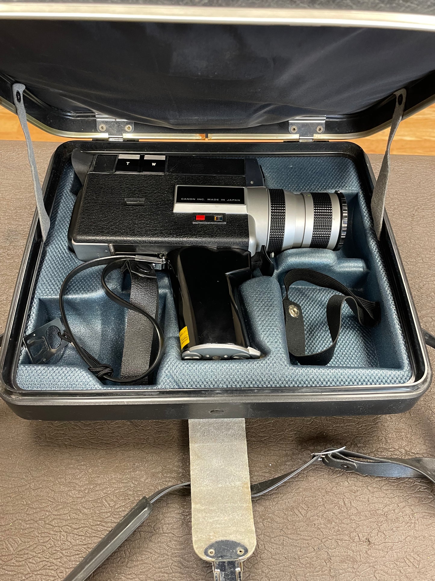 Canon 518 Auto Zoom SV (Special Version) Super 8mm Camera S# 330378