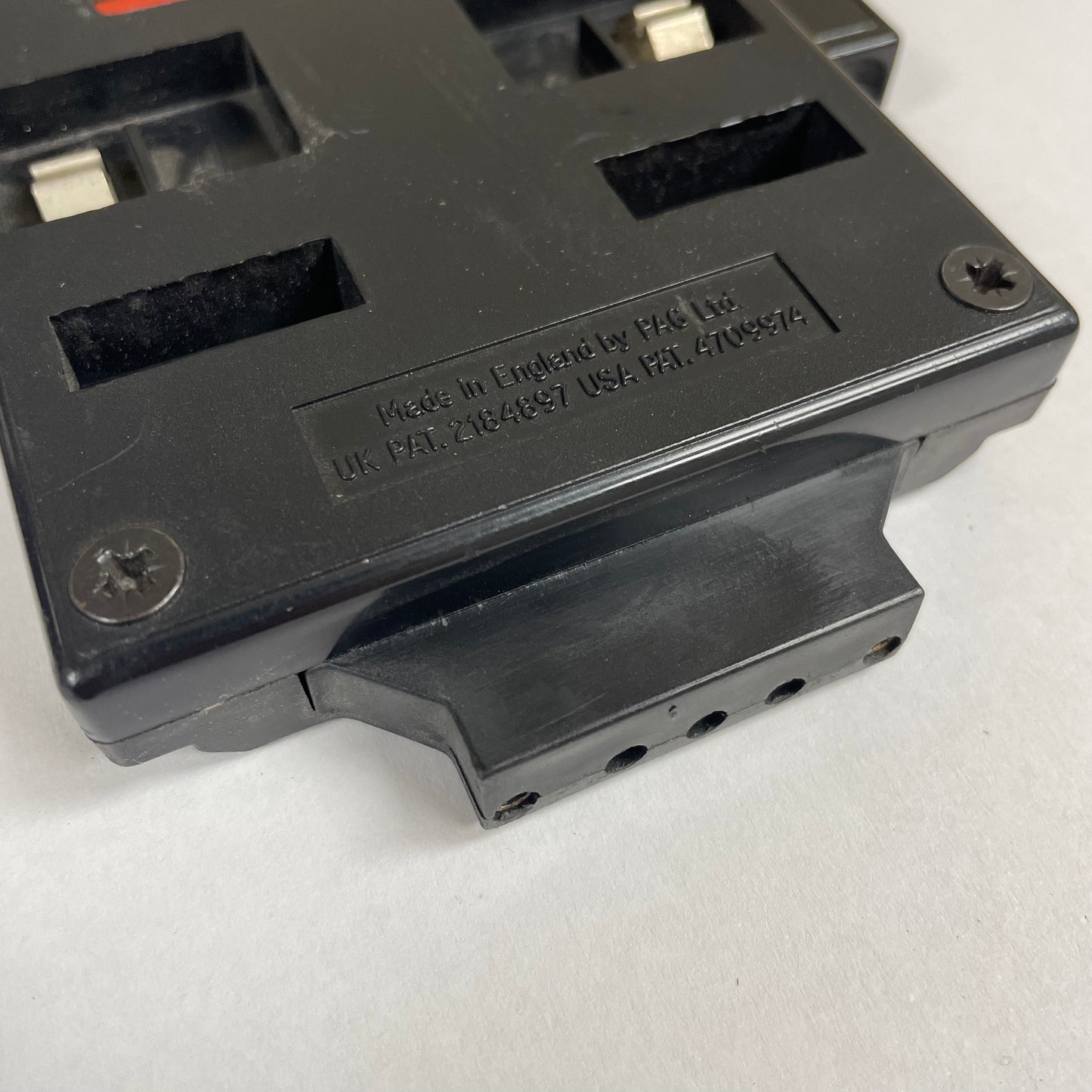 PAG 9522/58 V-Mount to Paglok Adapter