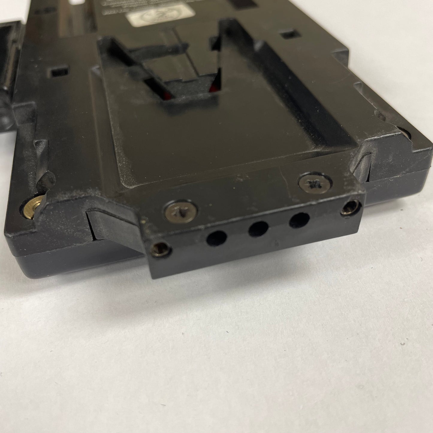 PAG 9522/58 V-Mount to Paglok Adapter