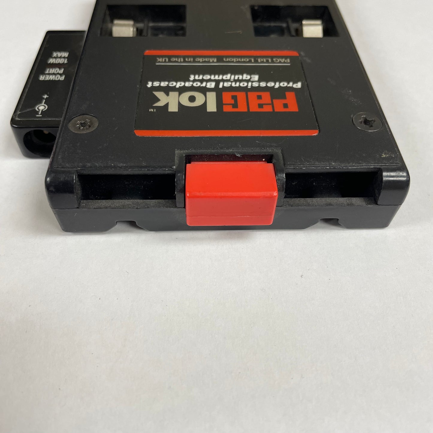 PAG 9522/58 V-Mount to Paglok Adapter