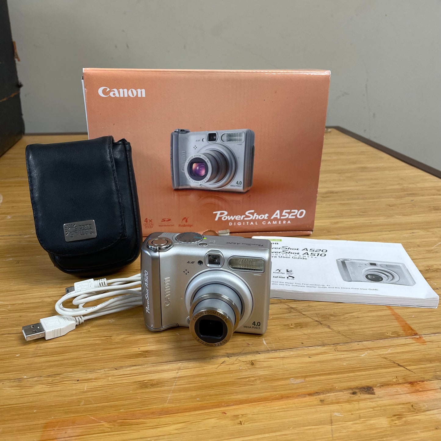 Canon Powershot A520 4x Zoom - Digital Camera - Point & Shoot w/ Case