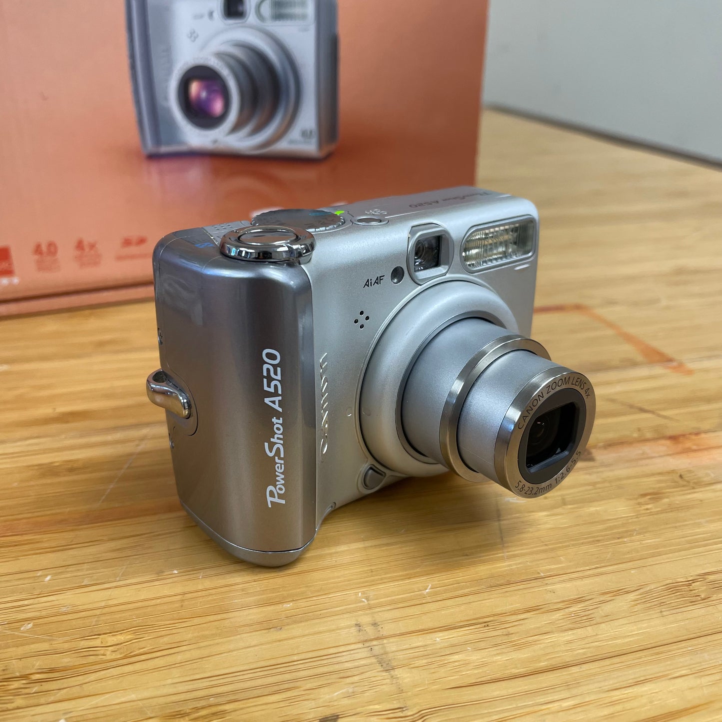 Canon Powershot A520 4x Zoom - Digital Camera - Point & Shoot w/ Case