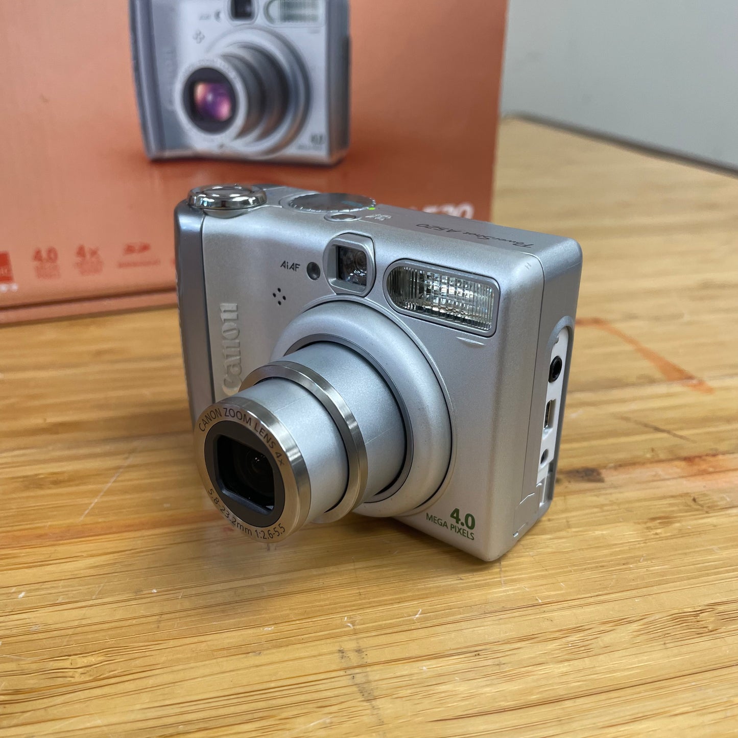 Canon Powershot A520 4x Zoom - Digital Camera - Point & Shoot w/ Case