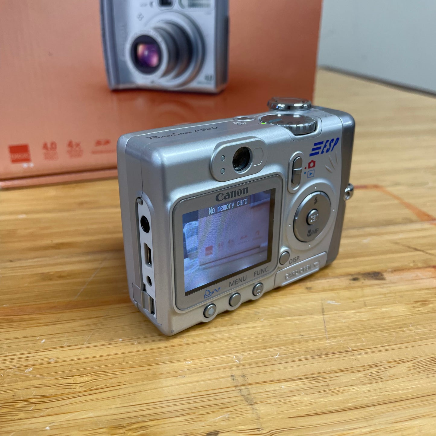 Canon Powershot A520 4x Zoom - Digital Camera - Point & Shoot w/ Case