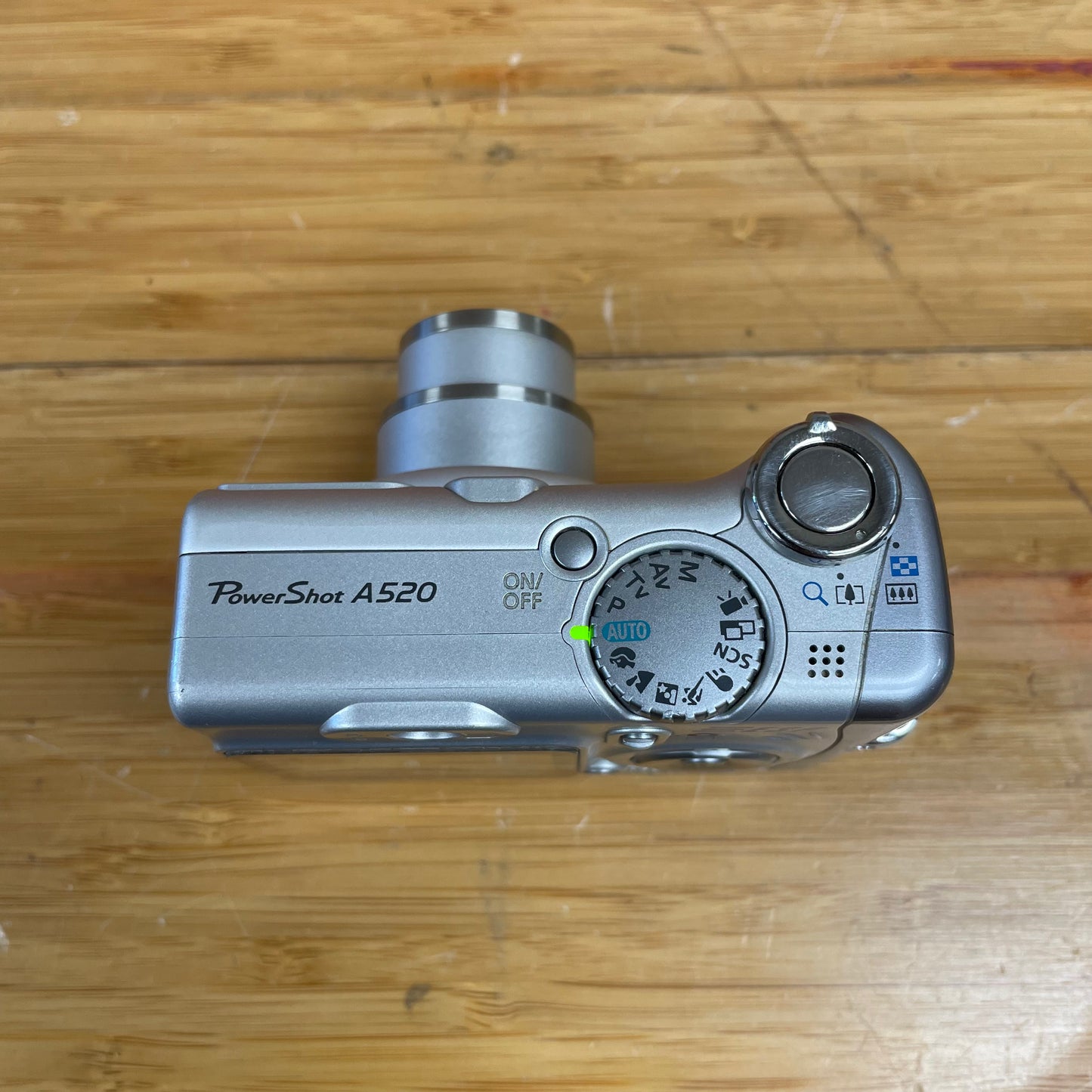 Canon Powershot A520 4x Zoom - Digital Camera - Point & Shoot w/ Case