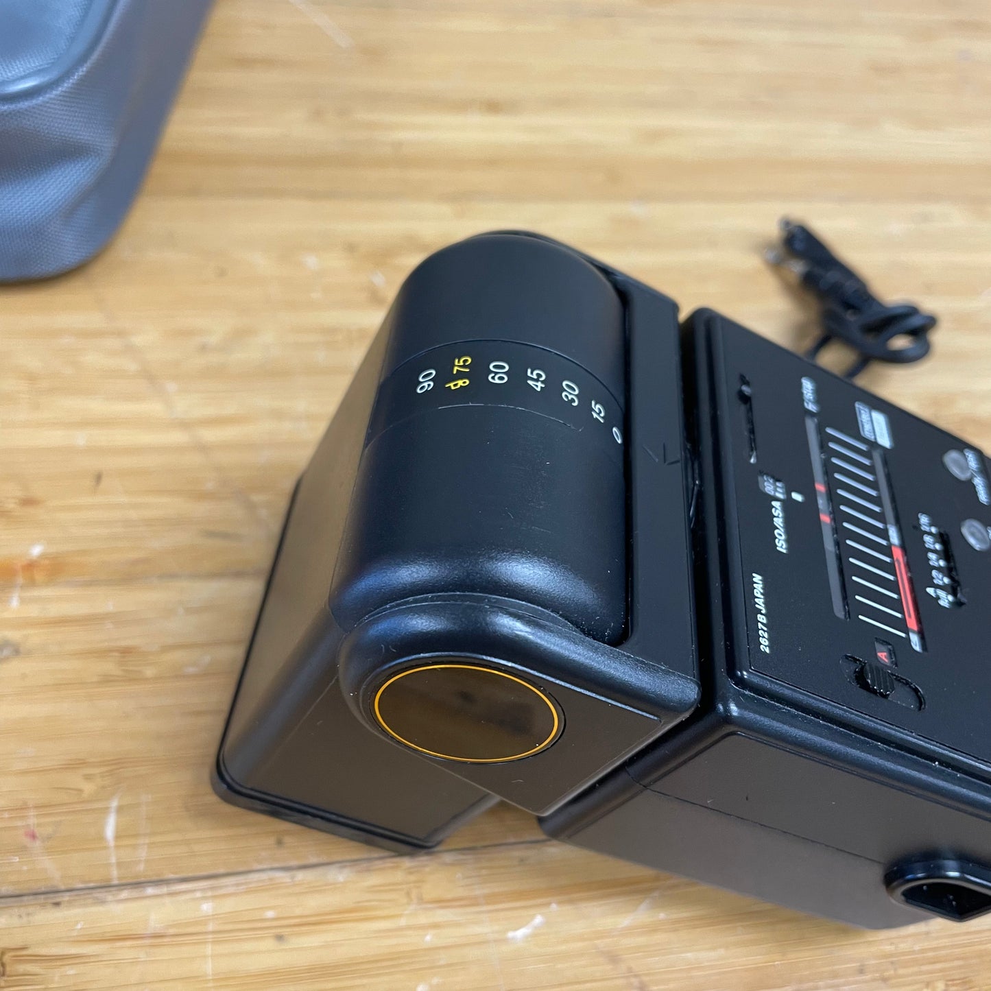 Sunpak Auto 383 Super Thyristor Camera Flash w/ Carrying Bag & Sync Cable