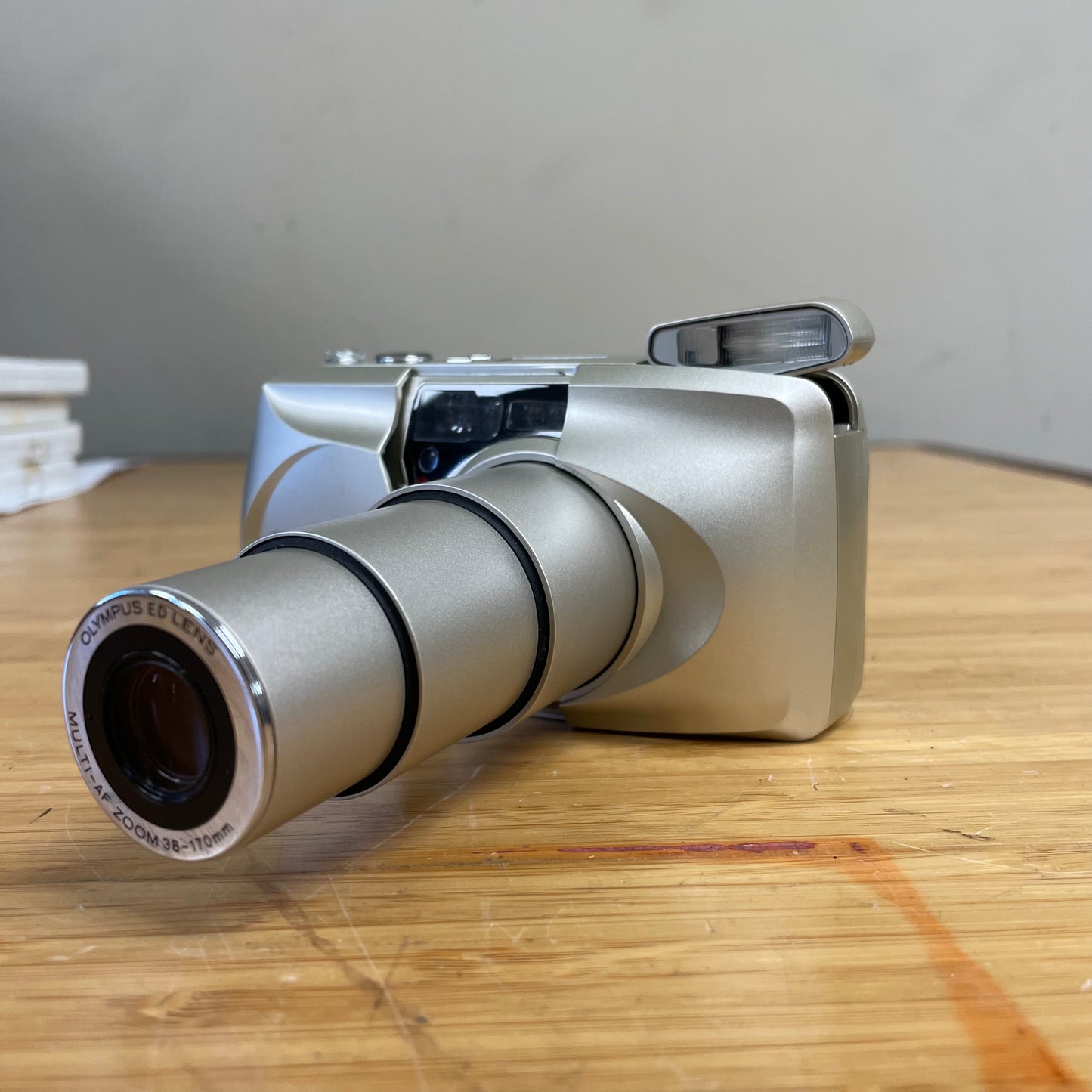 Olympus Stylus Epic Zoom 170 35mm All Weather Point & Shoot Camera w/ Case S# 4201525
