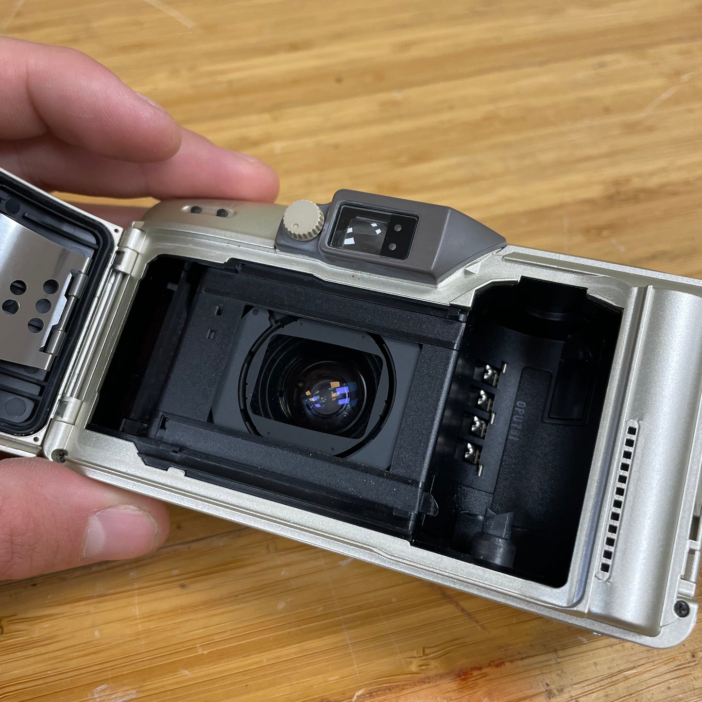 Olympus Stylus Epic Zoom 170 35mm All Weather Point & Shoot Camera w/ Case S# 4201525