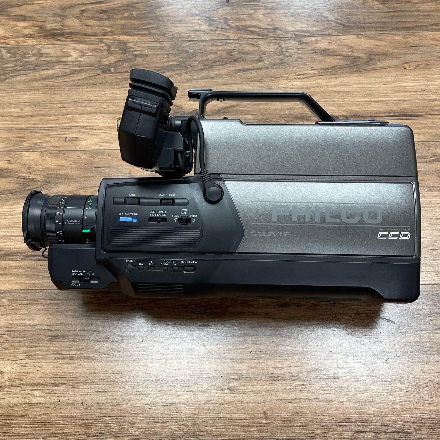 Philco VCR809AV01 VHS High Shutter CCD Analog Movie Camcorder S# 62067301 w/ Case