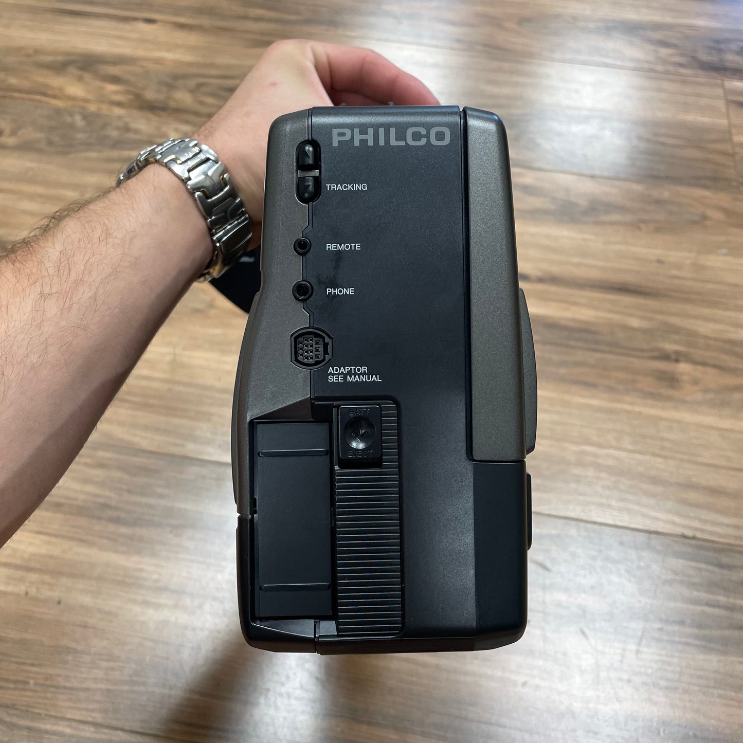 Philco VCR809AV01 VHS High Shutter CCD Analog Movie Camcorder S# 62067301 w/ Case
