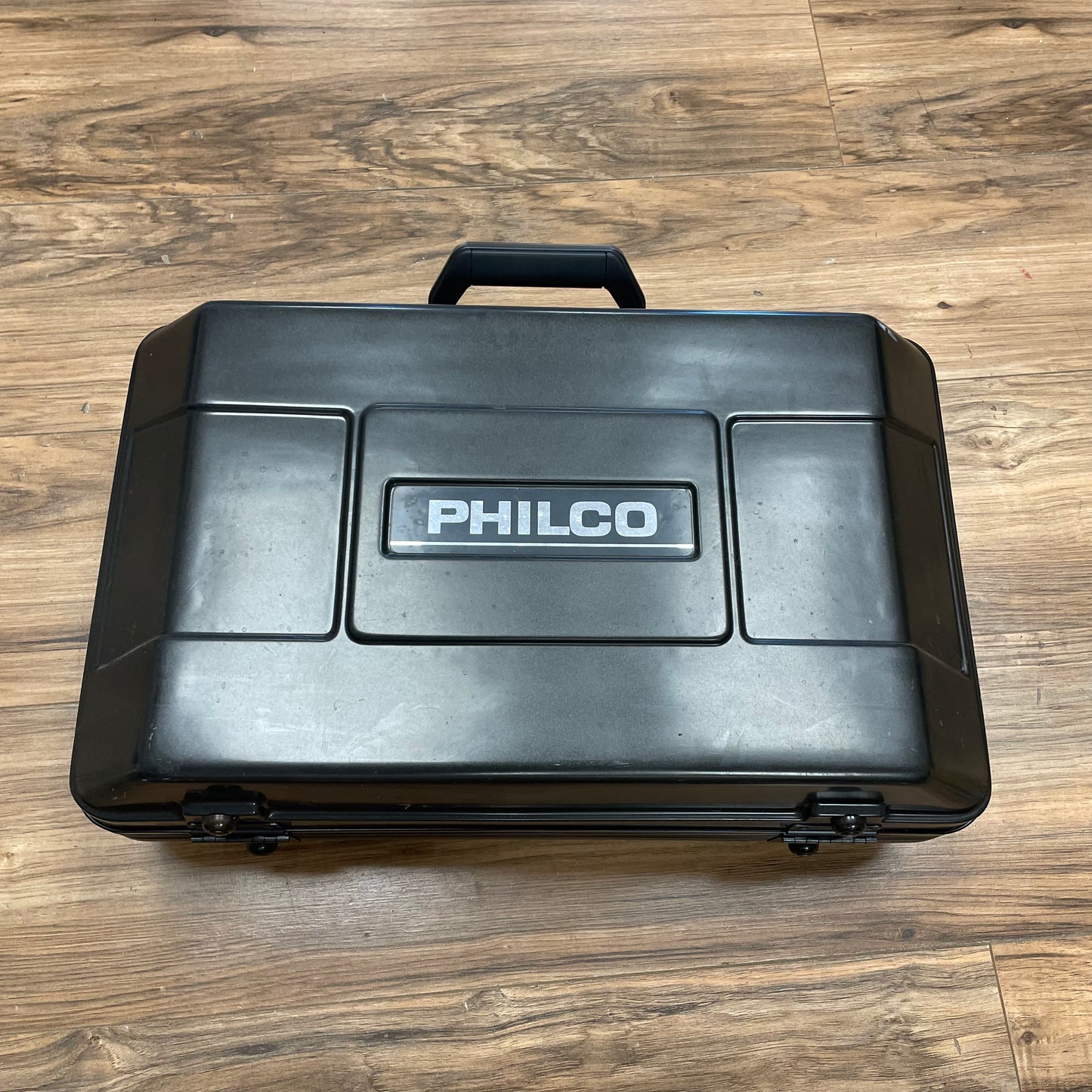 Philco VCR809AV01 VHS High Shutter CCD Analog Movie Camcorder S# 62067301 w/ Case