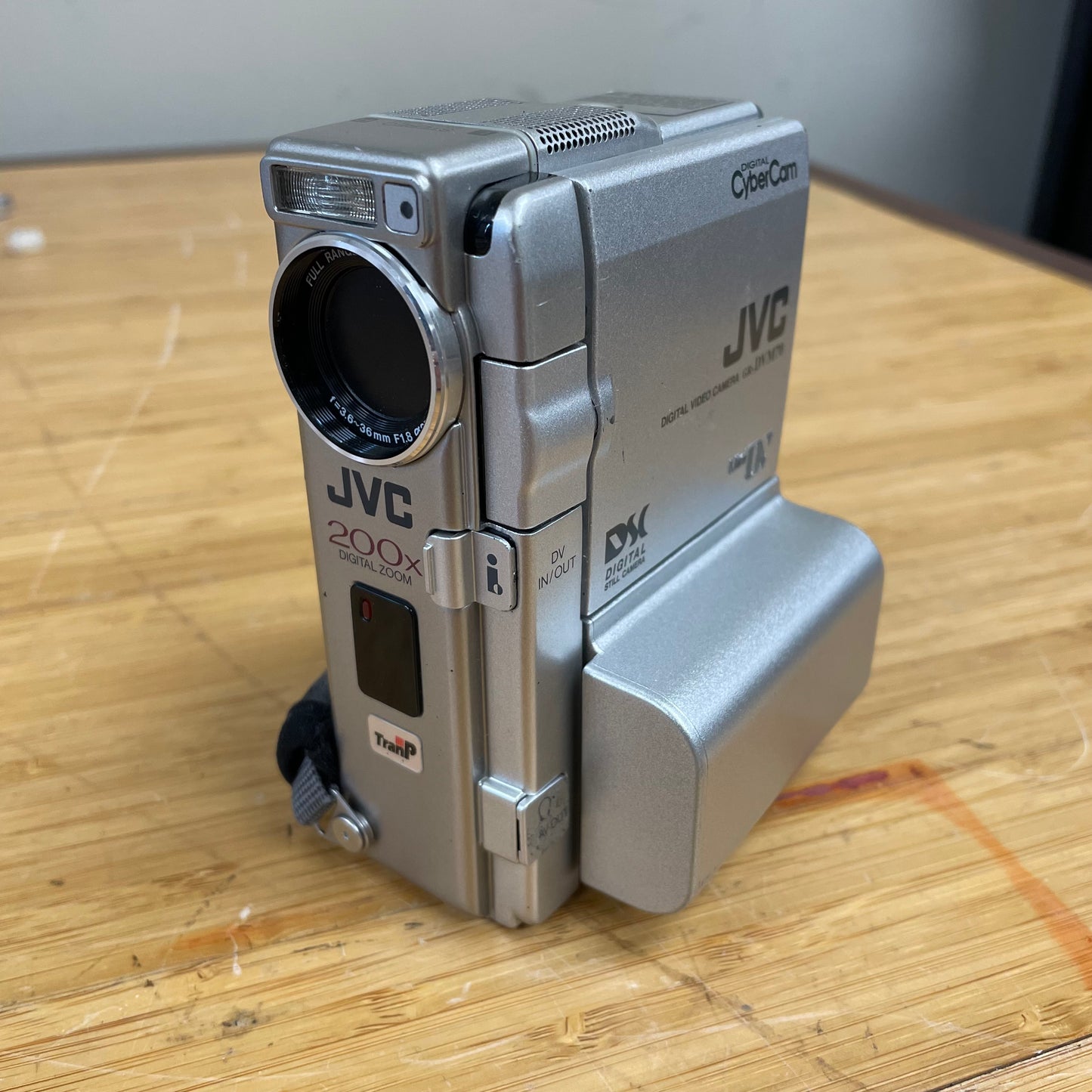 JVC GR-DVM70 Digital CyberCam Mini DV Camcorder w/ Docking Station, Batteries, Tapes & More!