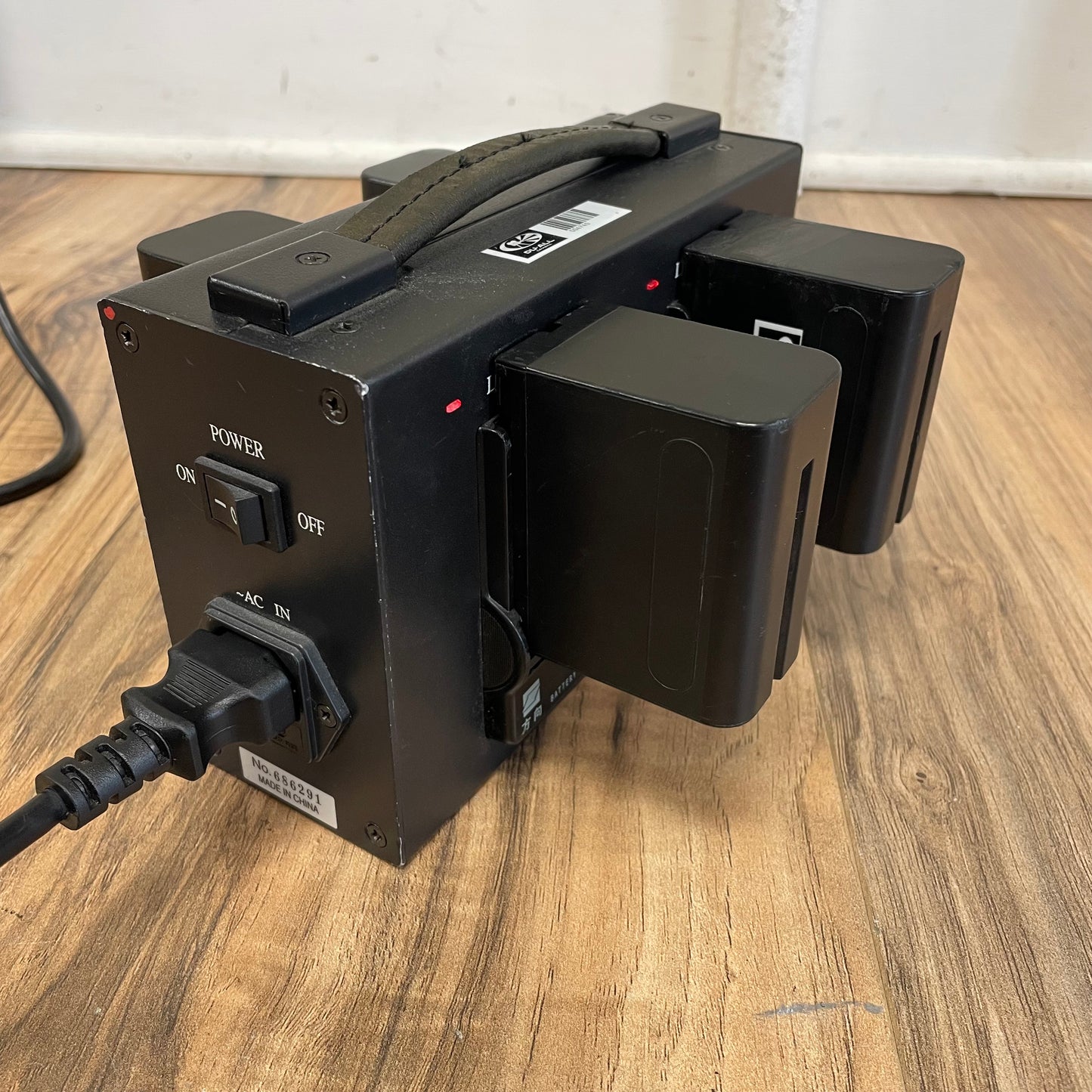Phylion PL-4680S Quad Charger for Sony L-Series/NP-F Batteries - S# 686291