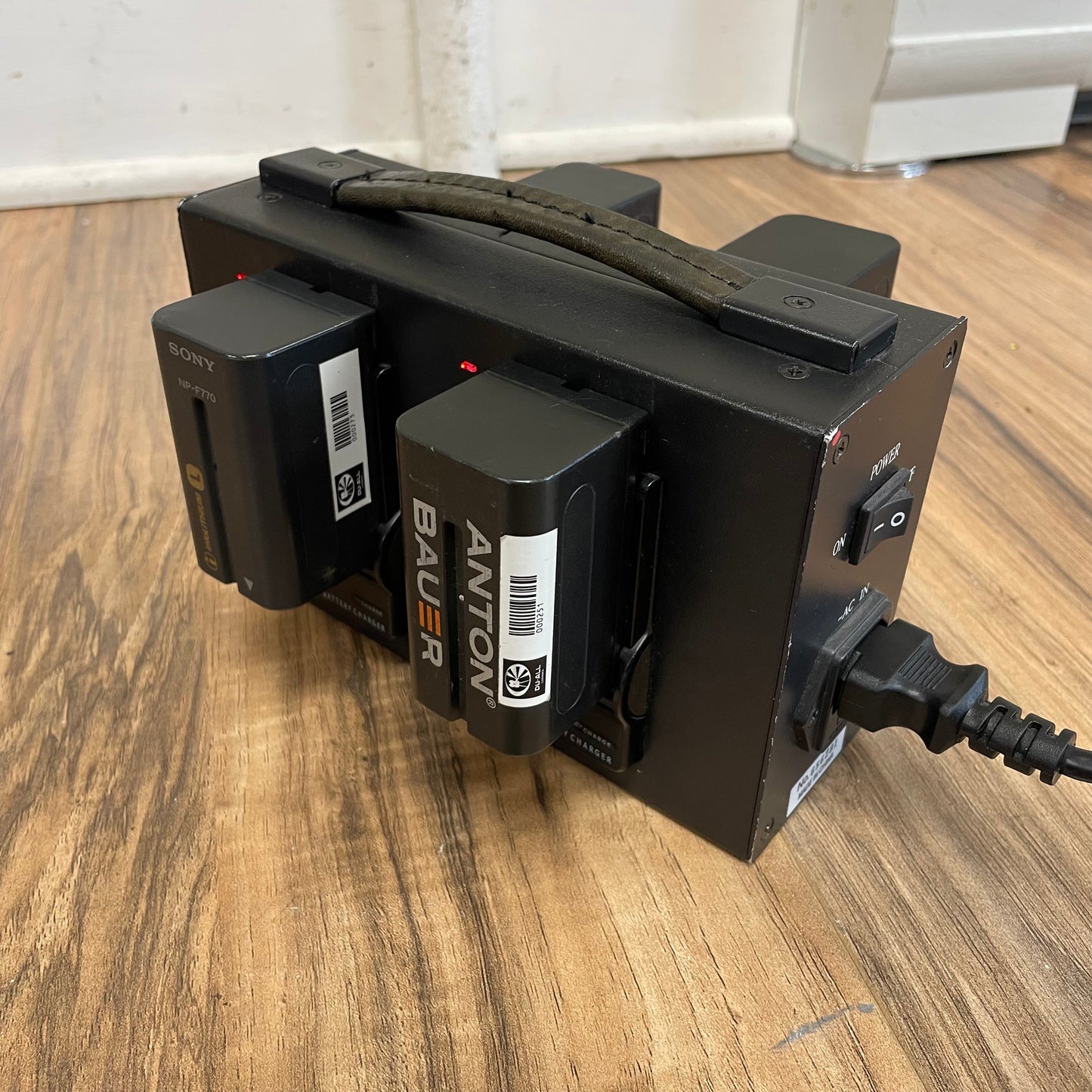 Phylion PL-4680S Quad Charger for Sony L-Series/NP-F Batteries - S# 686291