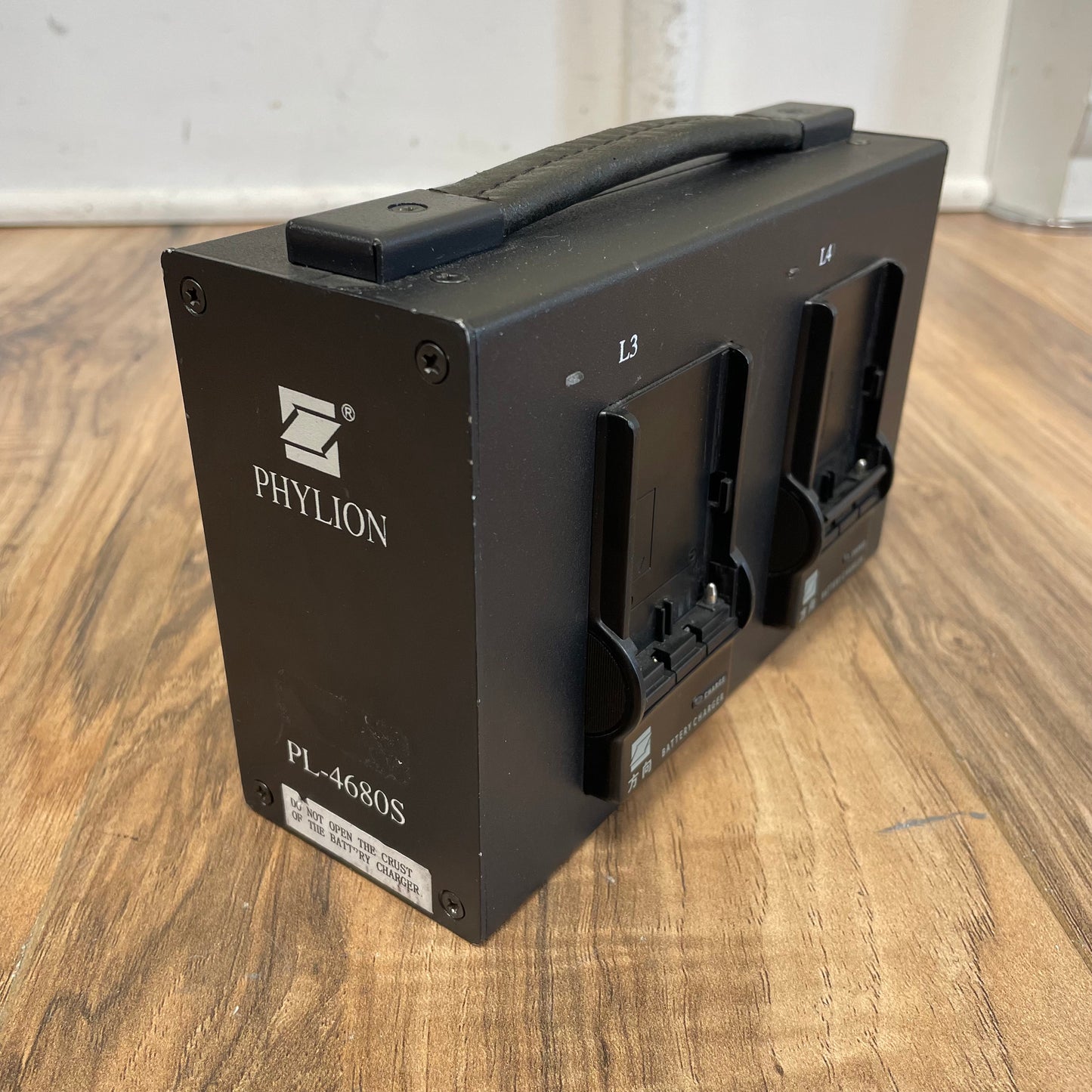 Phylion PL-4680S Quad Charger for Sony L-Series/NP-F Batteries - S# 686294