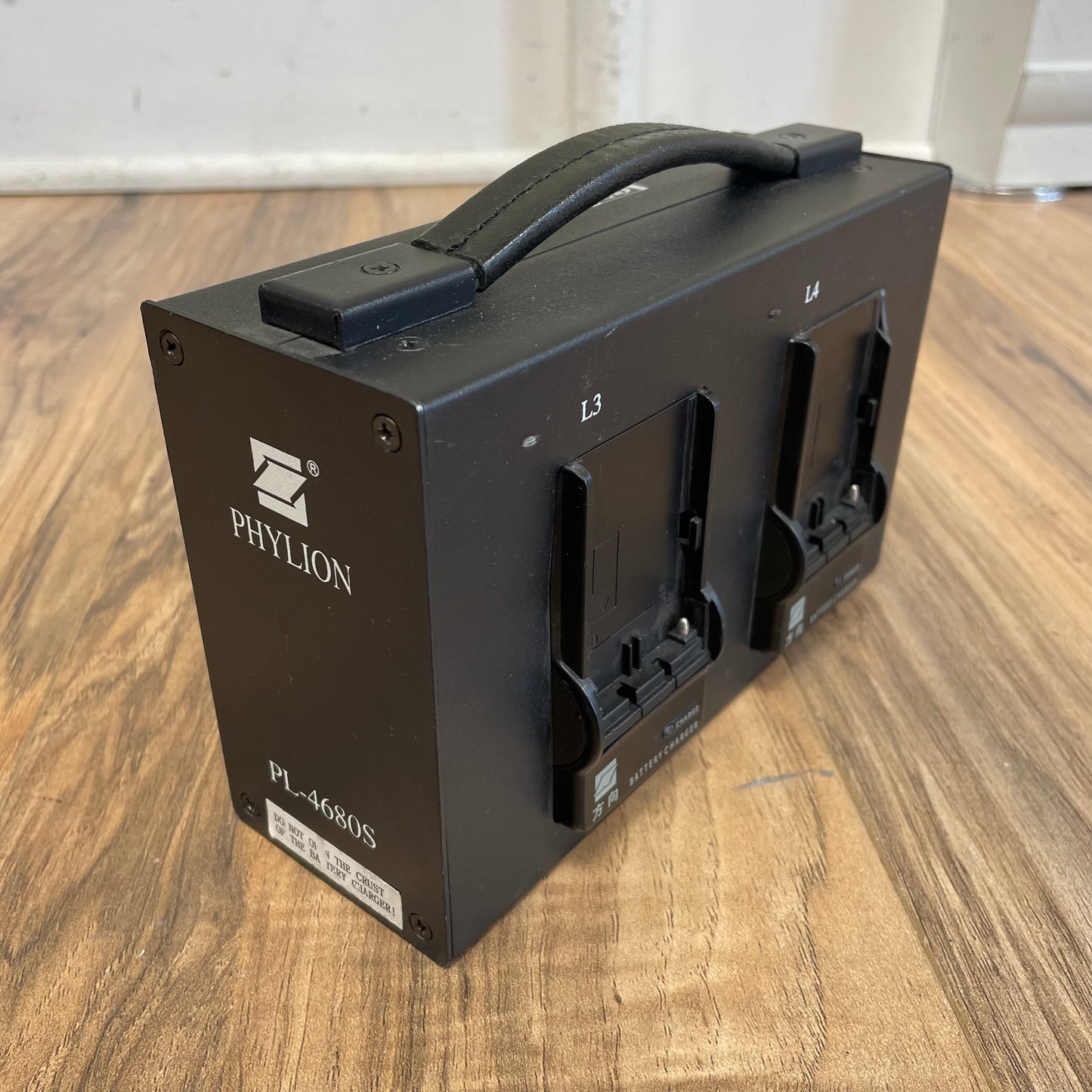 Phylion PL-4680S Quad Charger for Sony L-Series/NP-F Batteries - S# 686293