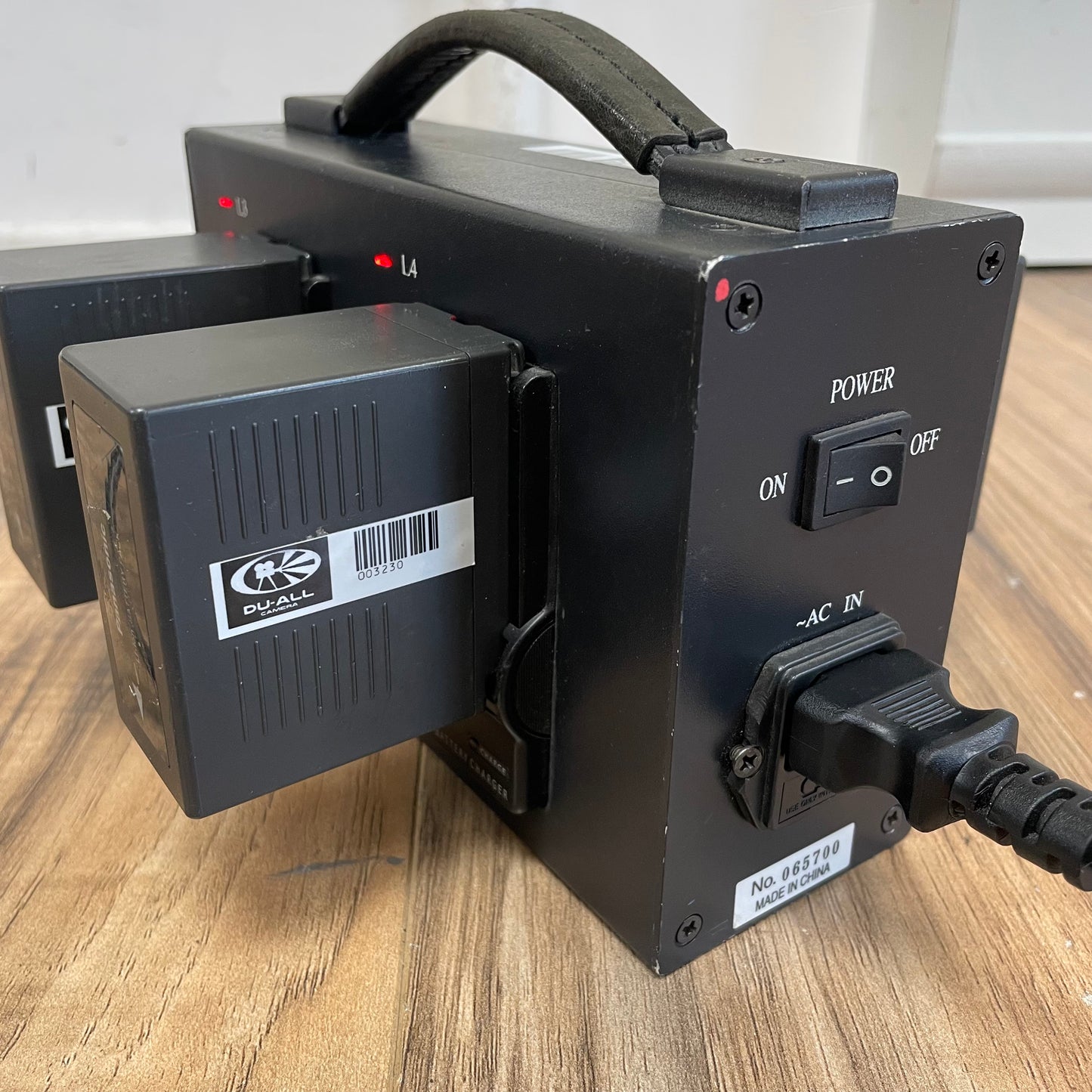 Phylion PL-4680P Quad Charger for Panasonic D54 DV Batteries - S# 065700