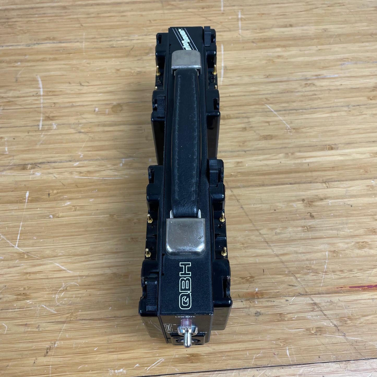 Anton/Bauer QBH Quad Battery Holder – 4-Battery Gold Mount Continuous Power Supply - S# 29969