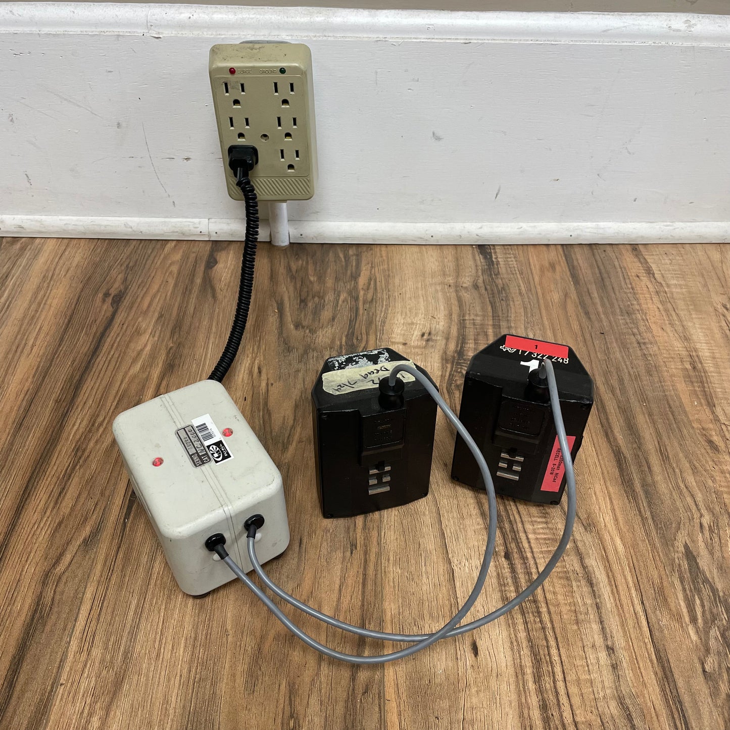 Cine 60 HF-Universal Dual Charger for SR I & II Batteries - S# 76344