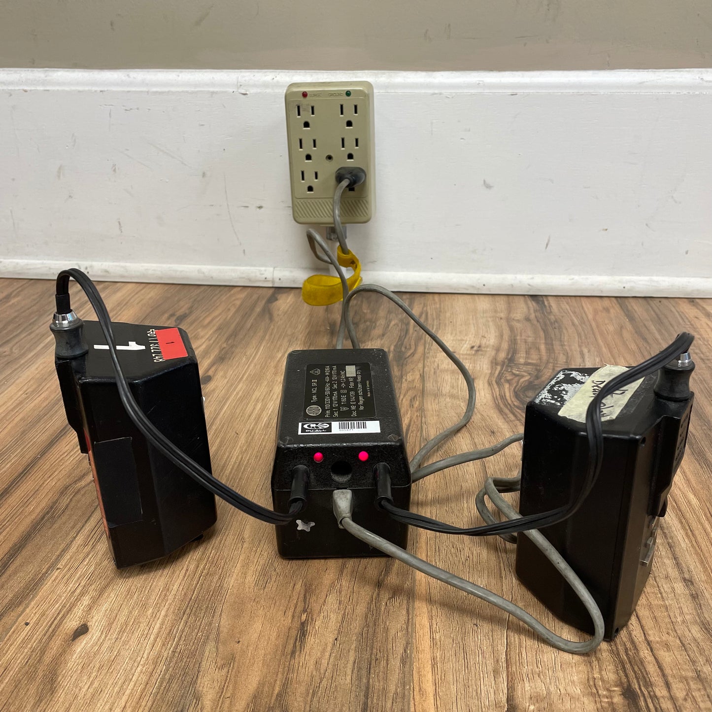 Arri NCL SR I & II Dual Battery Charger - S# 425