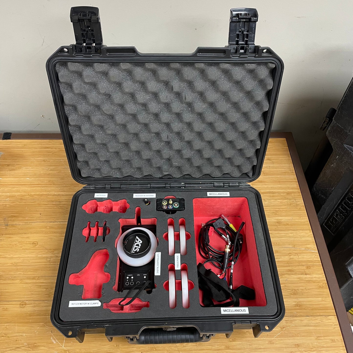 Hocus Axis 1 Remote Follow Focus Kit w/ Handset, Receiver & Case