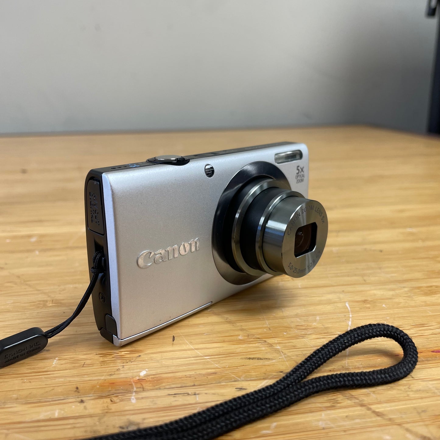 Canon Powershot A2300 5x Zoom 16MP w/ 2 Batteries - Digital Camera - Point & Shoot - S# 482065098321