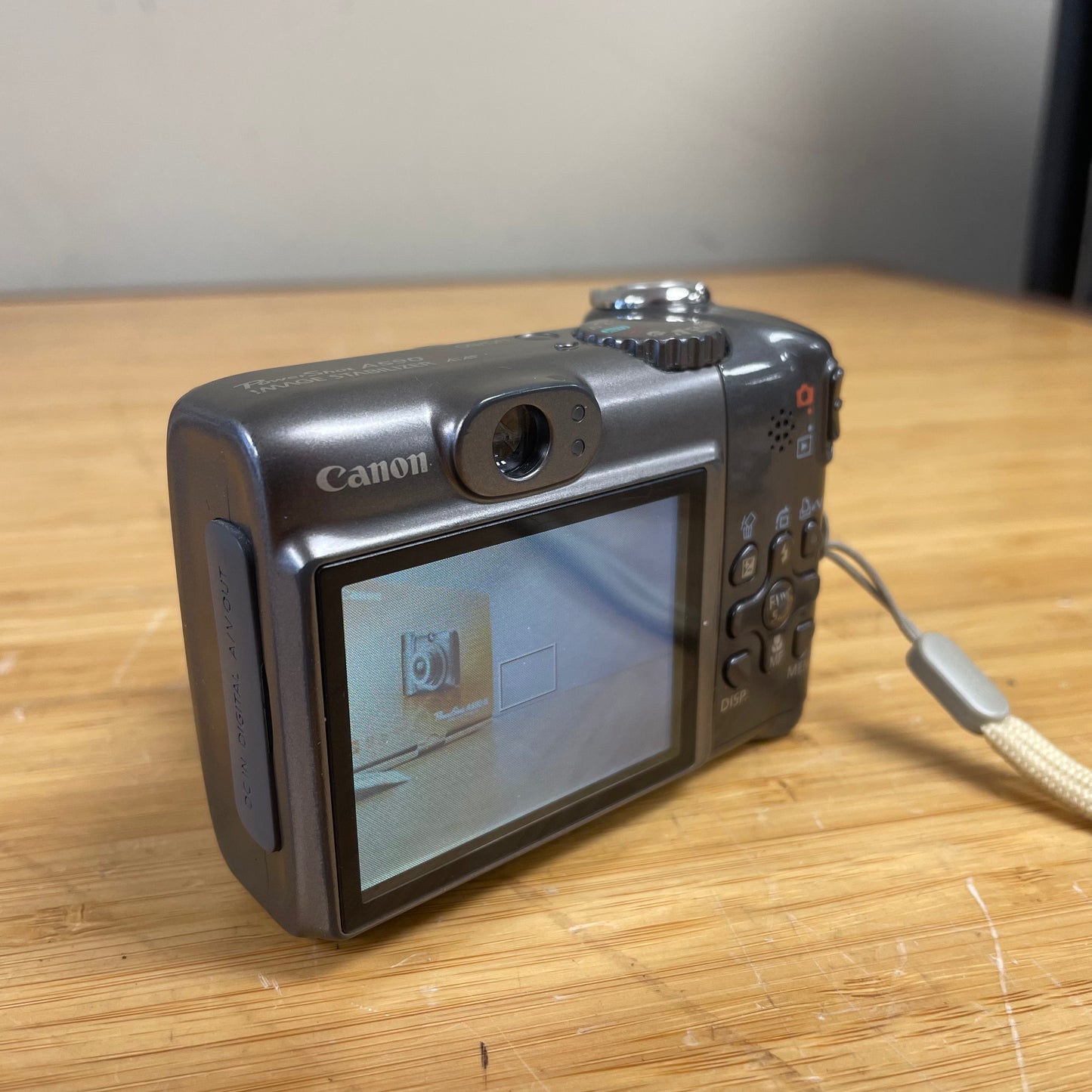 Canon Powershot A590 IS 8.0MP 4x Zoom - Digital Camera - Point & Shoot