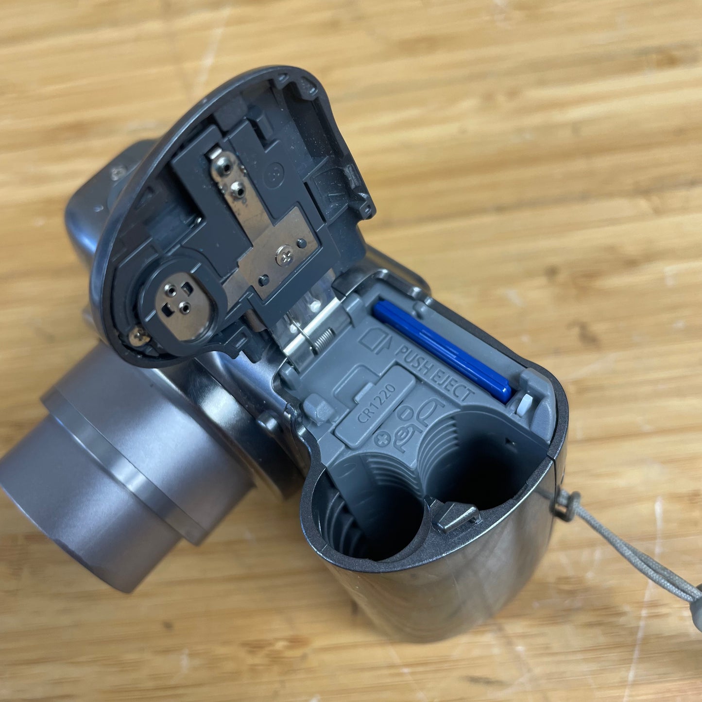 Canon Powershot A590 IS 8.0MP 4x Zoom - Digital Camera - Point & Shoot
