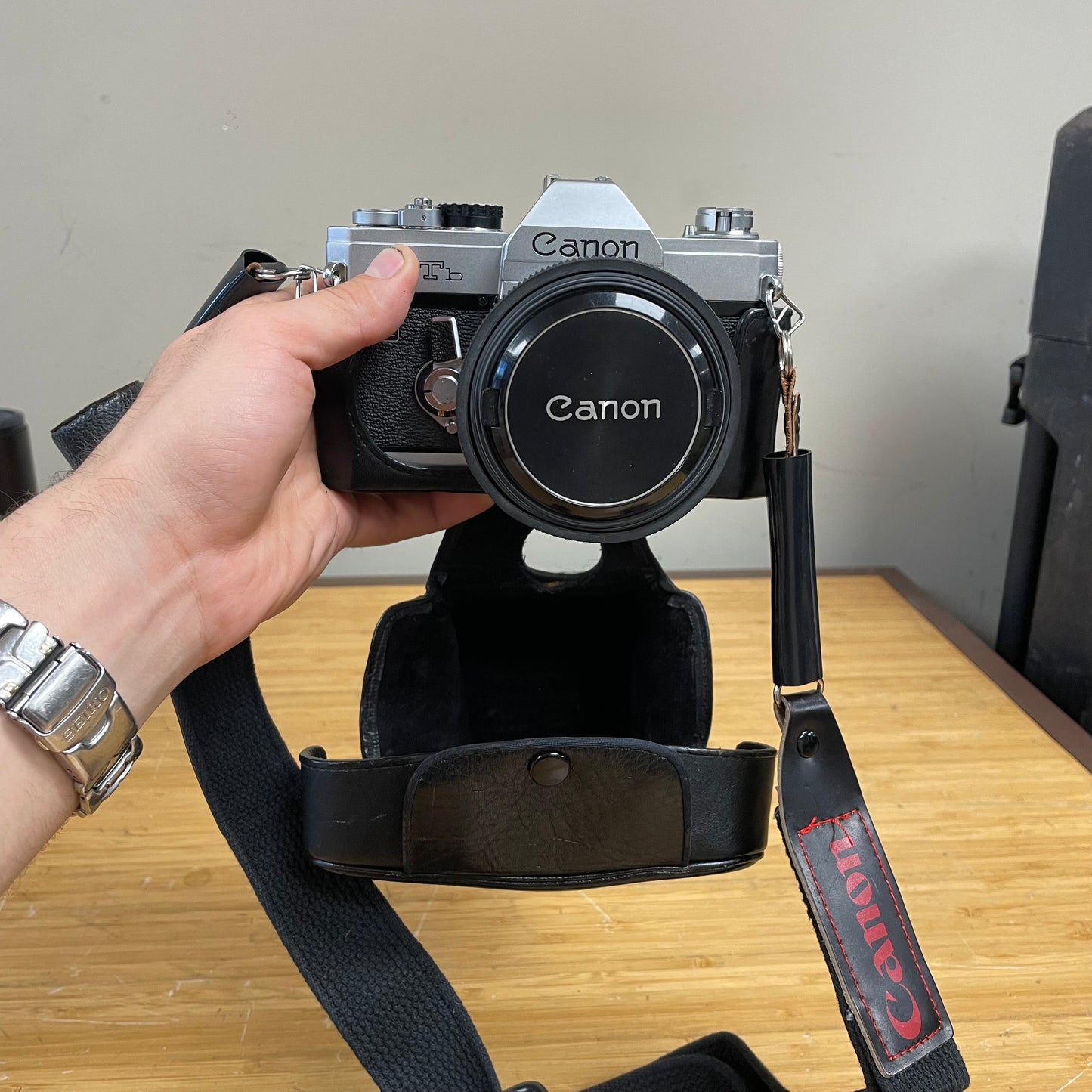 Canon FTb QL 35mm Camera Body S# 316608 w/ Canon FD 50mm T1.8 Lens S# 106768 & Canon Leather Case