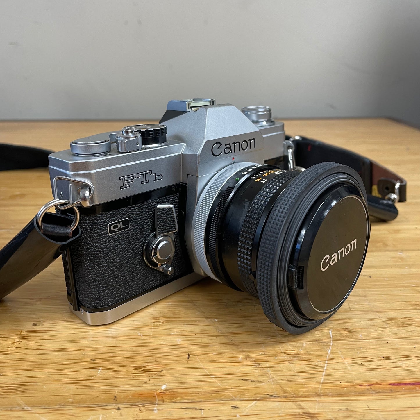 Canon FTb QL 35mm Camera Body S# 316608 w/ Canon FD 50mm T1.8 Lens S# 106768 & Canon Leather Case