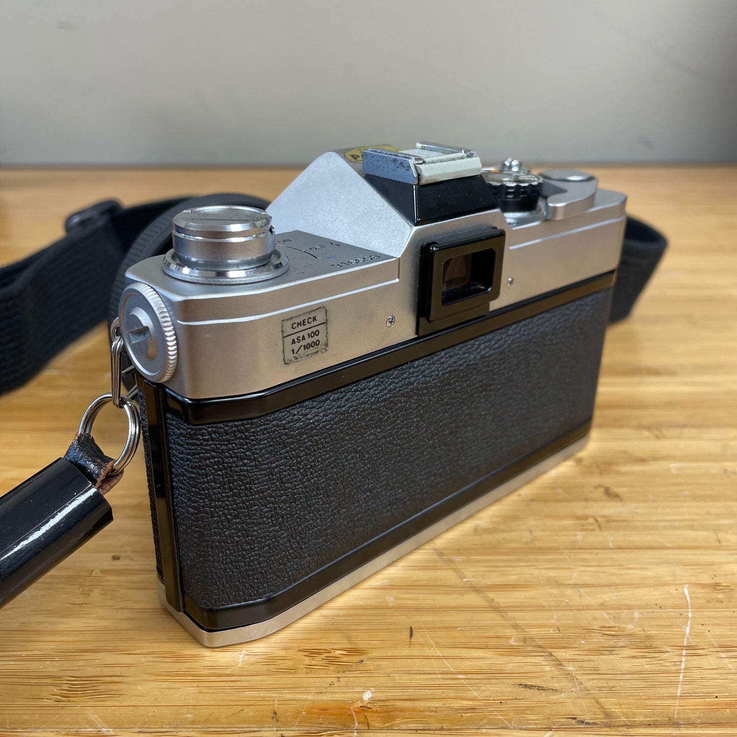 Canon FTb QL 35mm Camera Body S# 316608 w/ Canon FD 50mm T1.8 Lens S# 106768 & Canon Leather Case