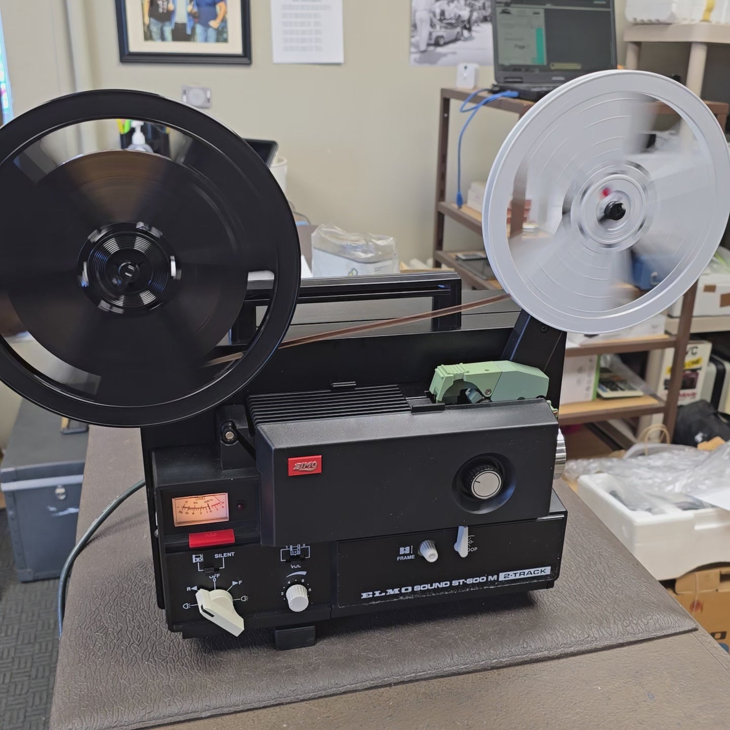 Elmo ST-600 M Super 8mm Sound Projector S# 405210 with Movie Film