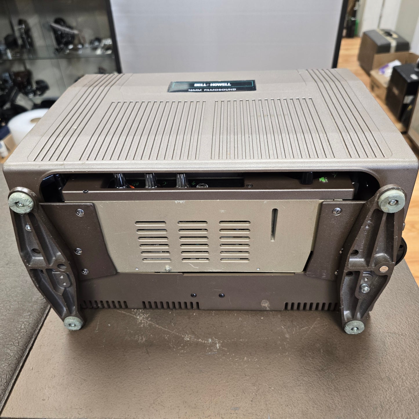 Eiki / Bell & Howell 3580 Slim Line 16mm Slotload Sound Projector S# 172