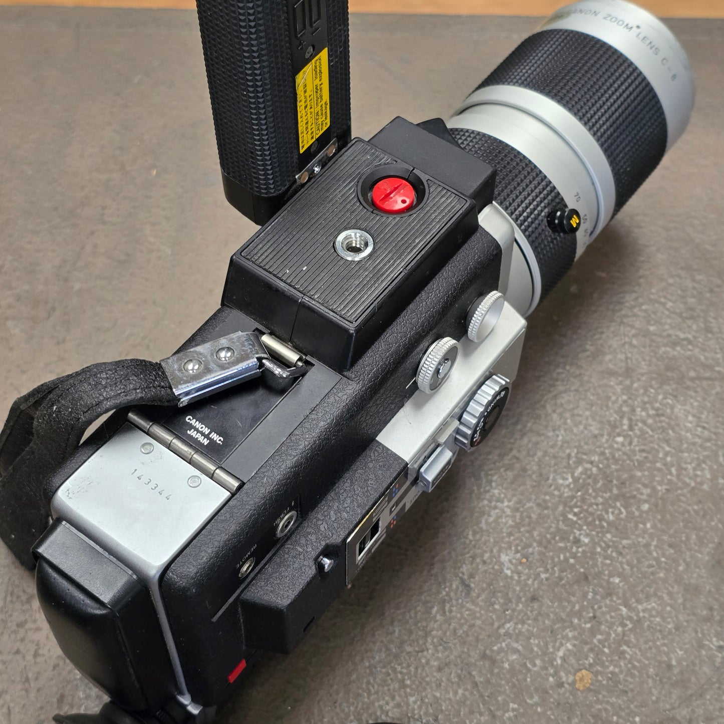 Canon 1014 Auto Zoom Electronic Super 8mm Camera S# 143344-147299 With Case