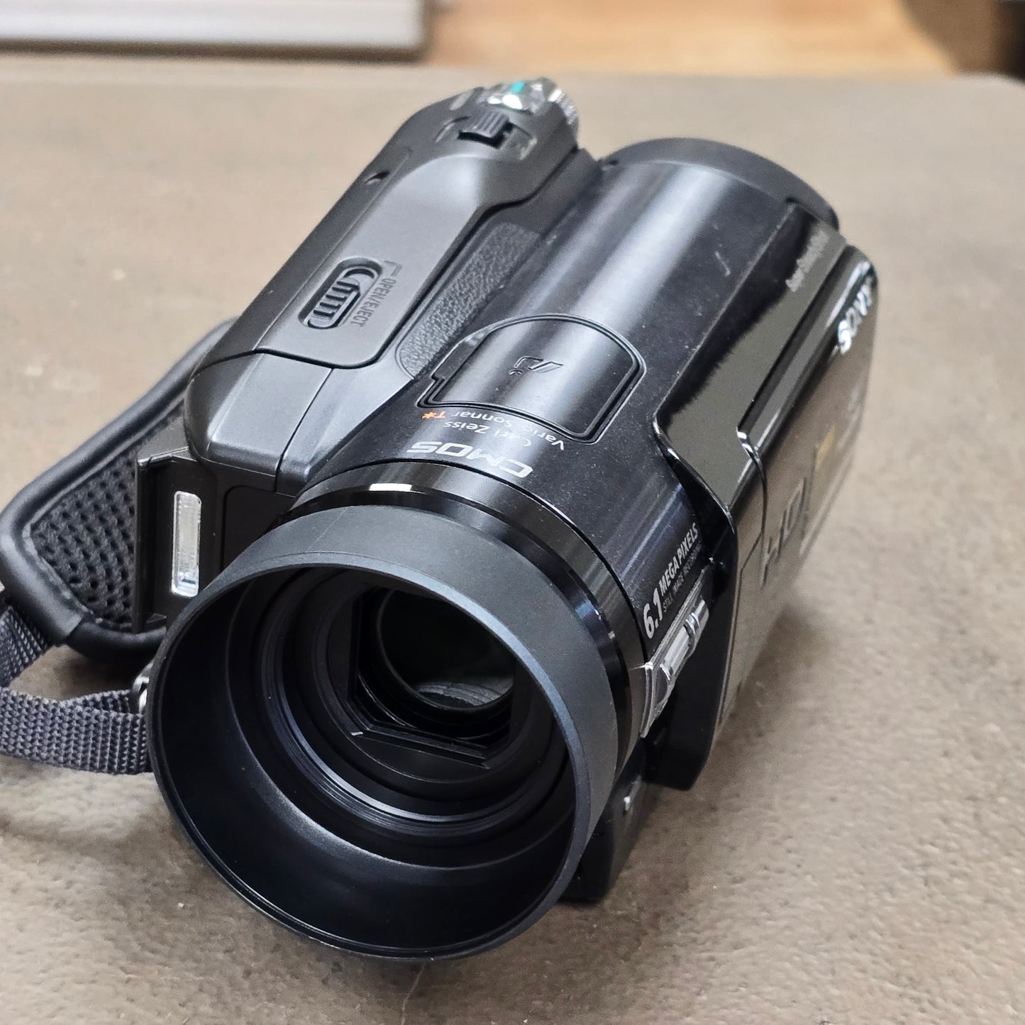 Sony HDR-HC9 HDV Mini DV 1080i Camcorder Package (NTSC) S# 122618