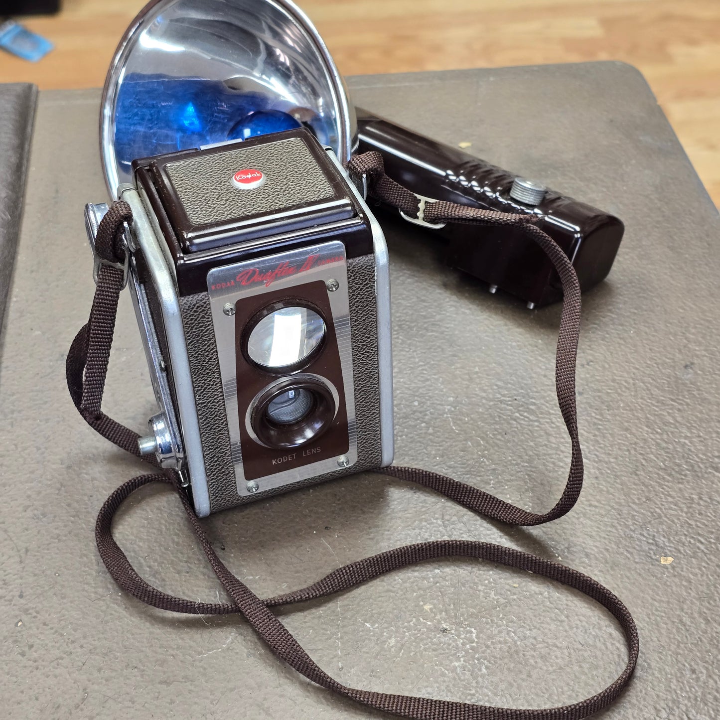 Kodak Duaflex IV Camera, with Kodalite Flash Outfit w/ Spare Bulbs & Case