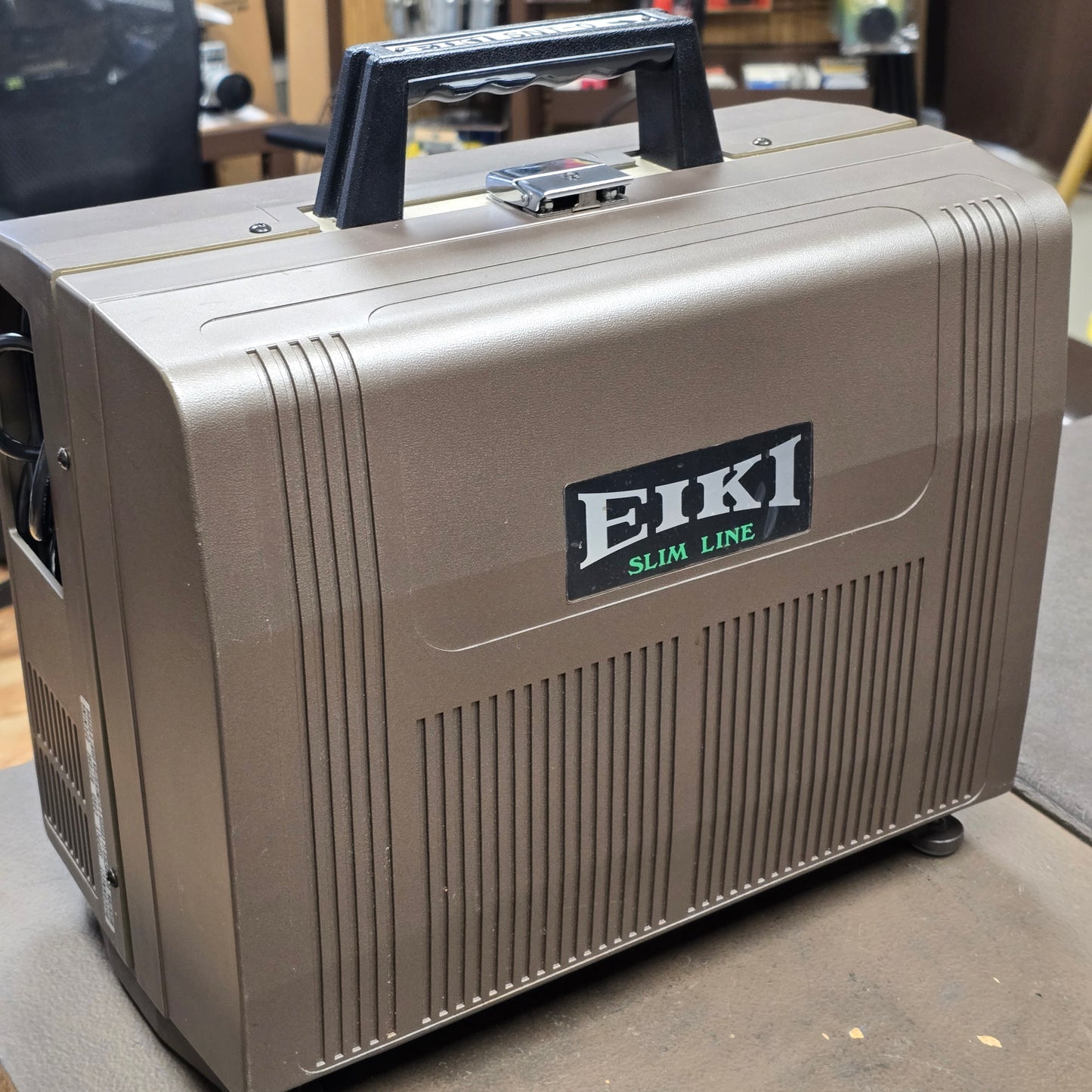 Eiki SNT-O Slim Line 16mm Autoload Sound Projector S# 29844