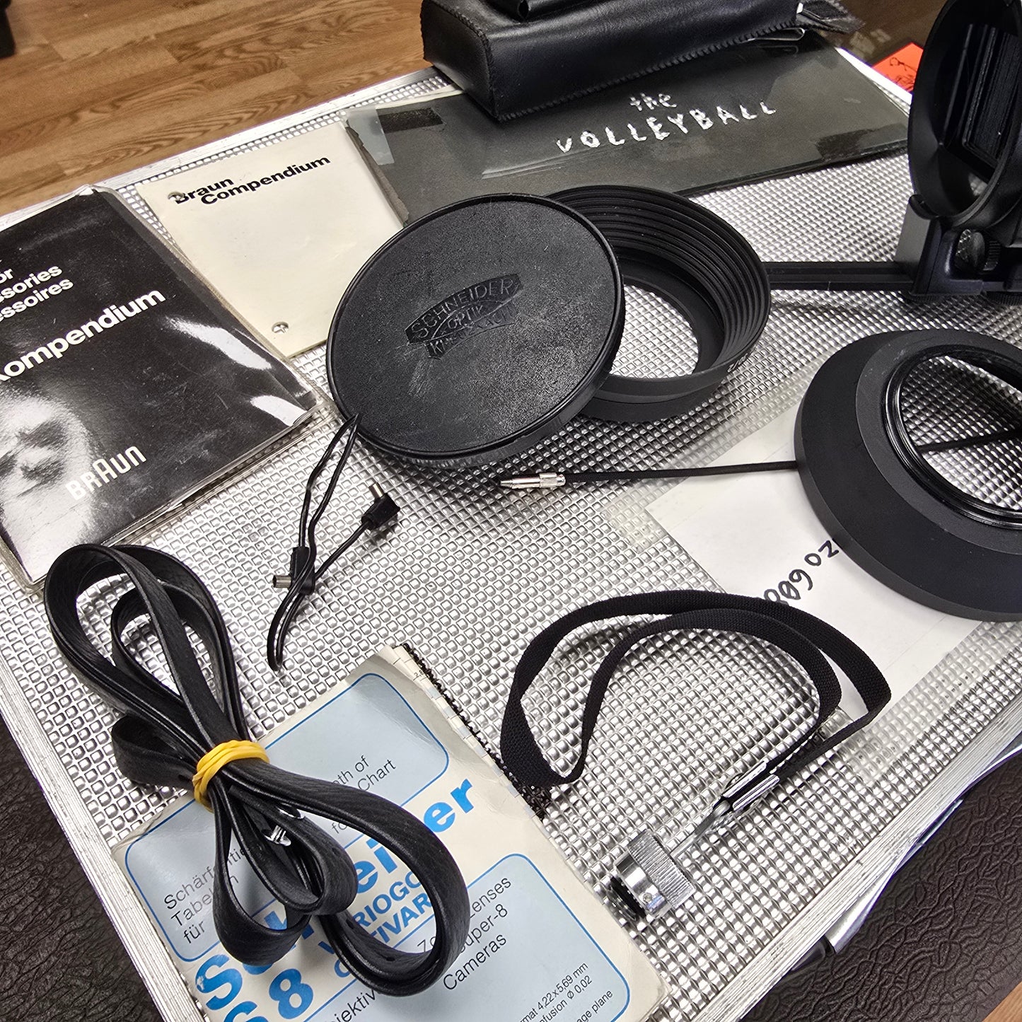 Braun Nizo Hammered Aluminum Case with Accessories for Nizo 6080/ 4080 / 6056 Model Cameras