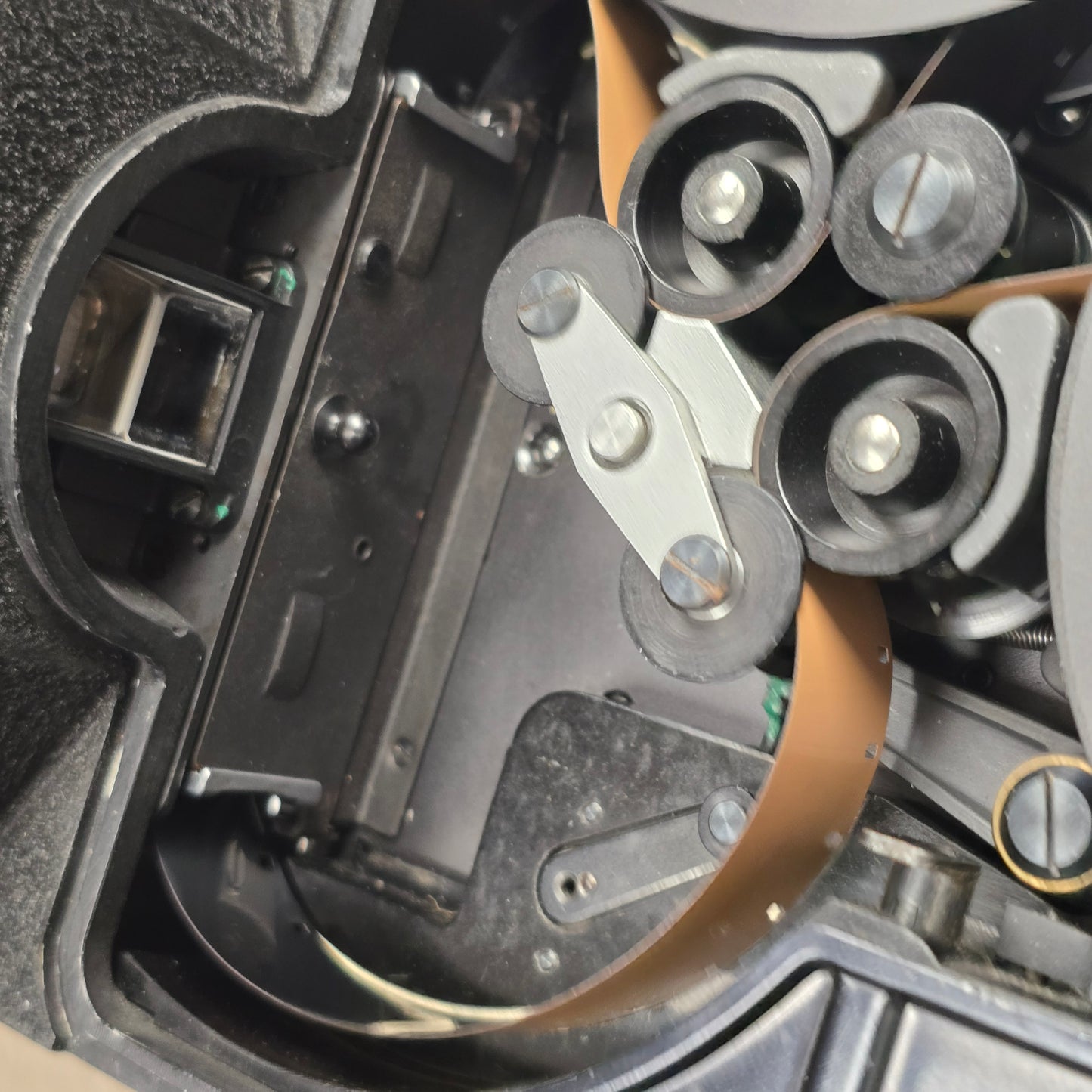 Arri S/B 16mm Camera Body S# 18778 with Variable Speed Motor S# 16244 , Battery & Charger