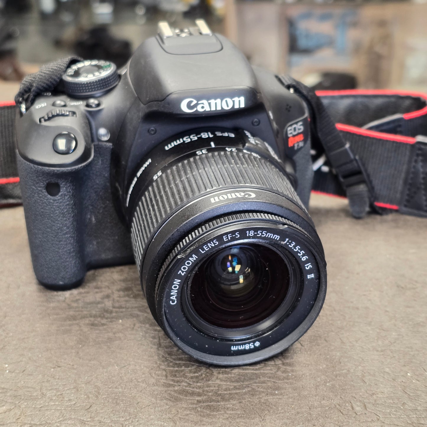 Canon EOS Rebel T3i DSLR Camera S# 232076194429 with Canon 18-55mm Zoom lens