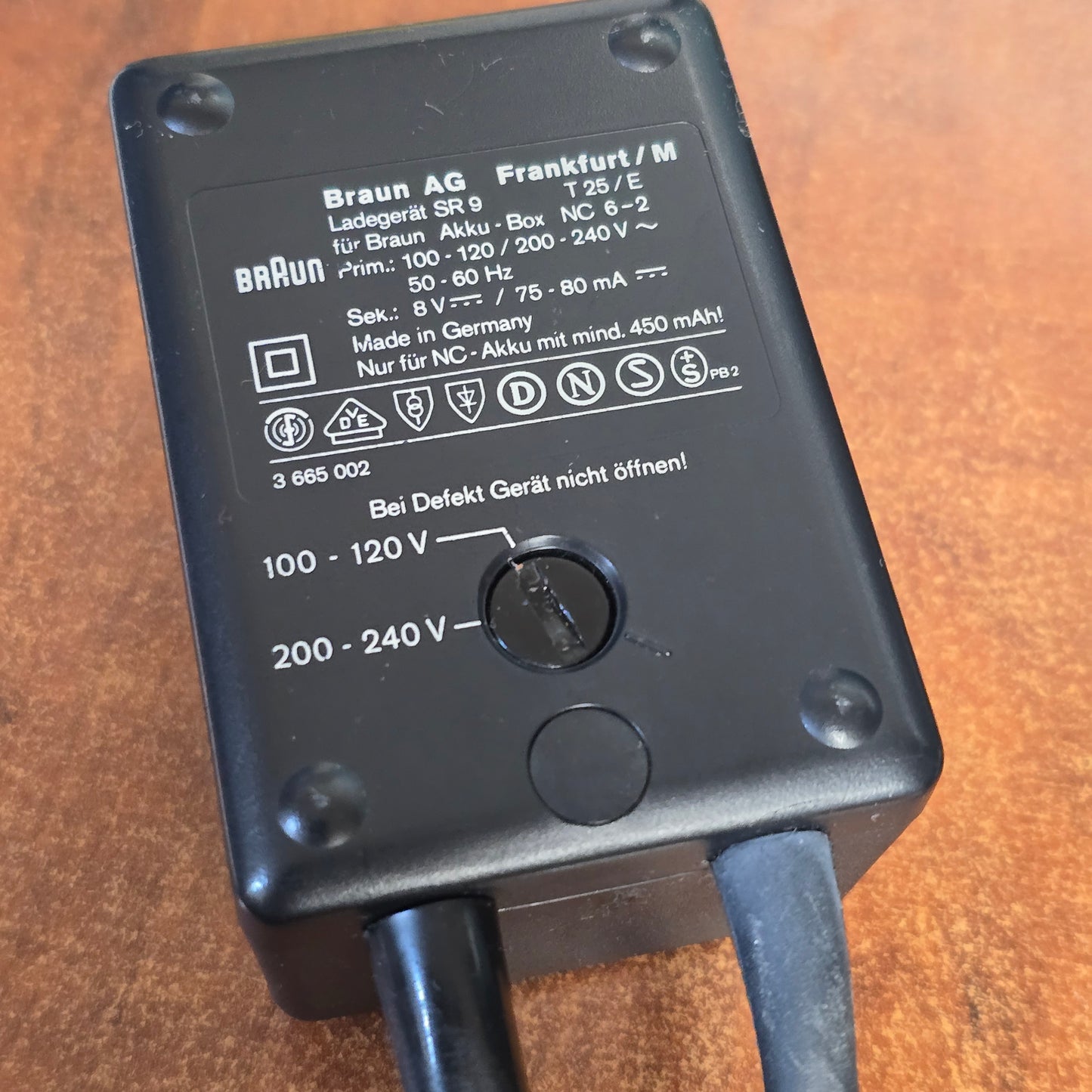 Braun Nizo Akku Box Ladegerat SR9 AC Charger 100-120V / 200-240V