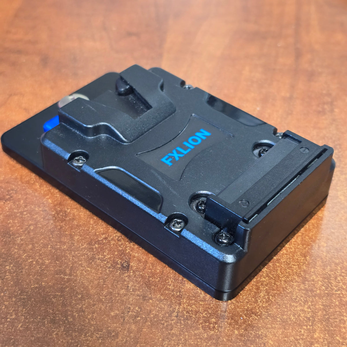 Bolex FXLION NANO V-Lock Plate with D-Tap 12 volts regulated S# 12VR also with Belt Clip Plate