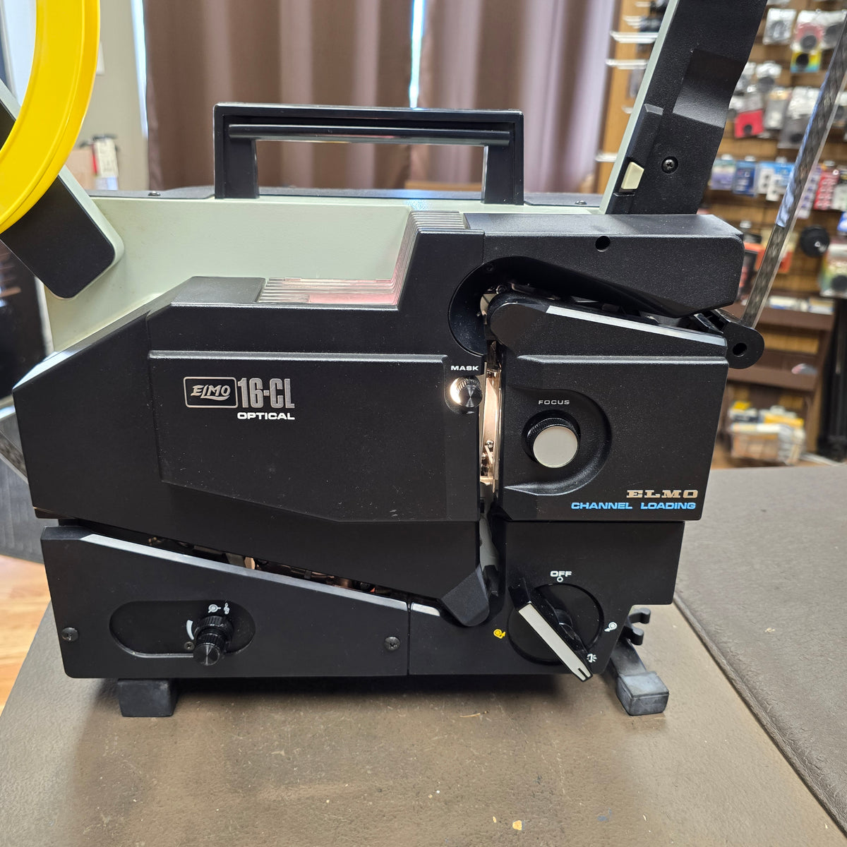 Elmo 16-CL Optical Channel Load 16mm Sound Projector S# 136405